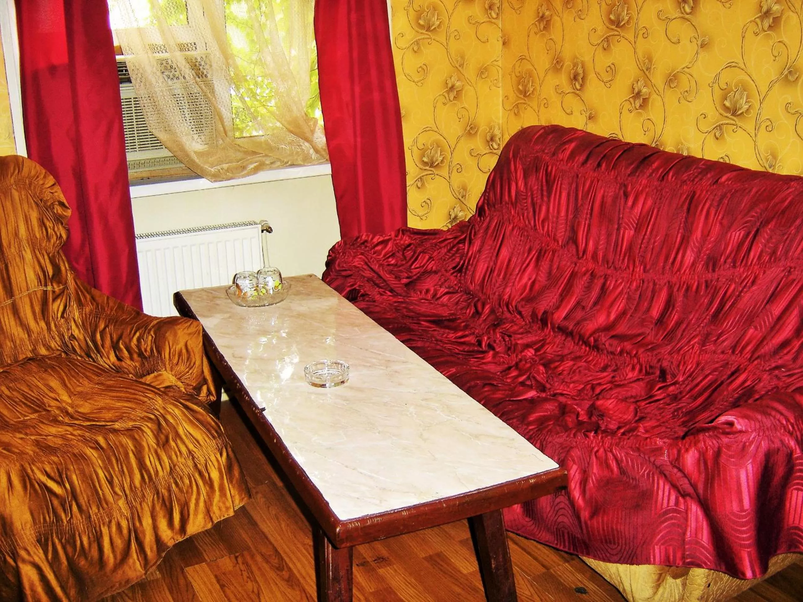 Seating Area in Hotel Lilo near Airport