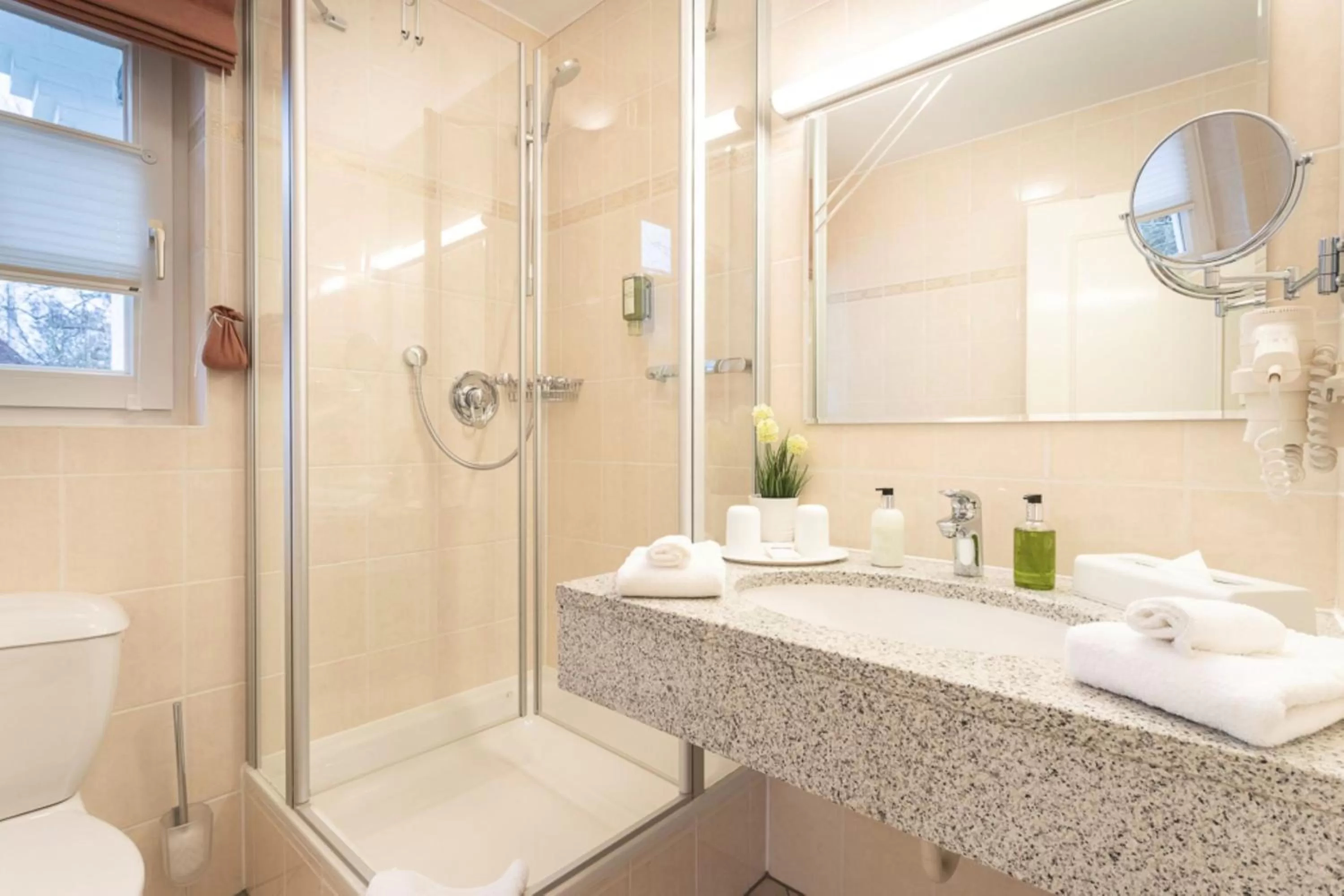 Shower in Hotel Landhaus Ellerbrock