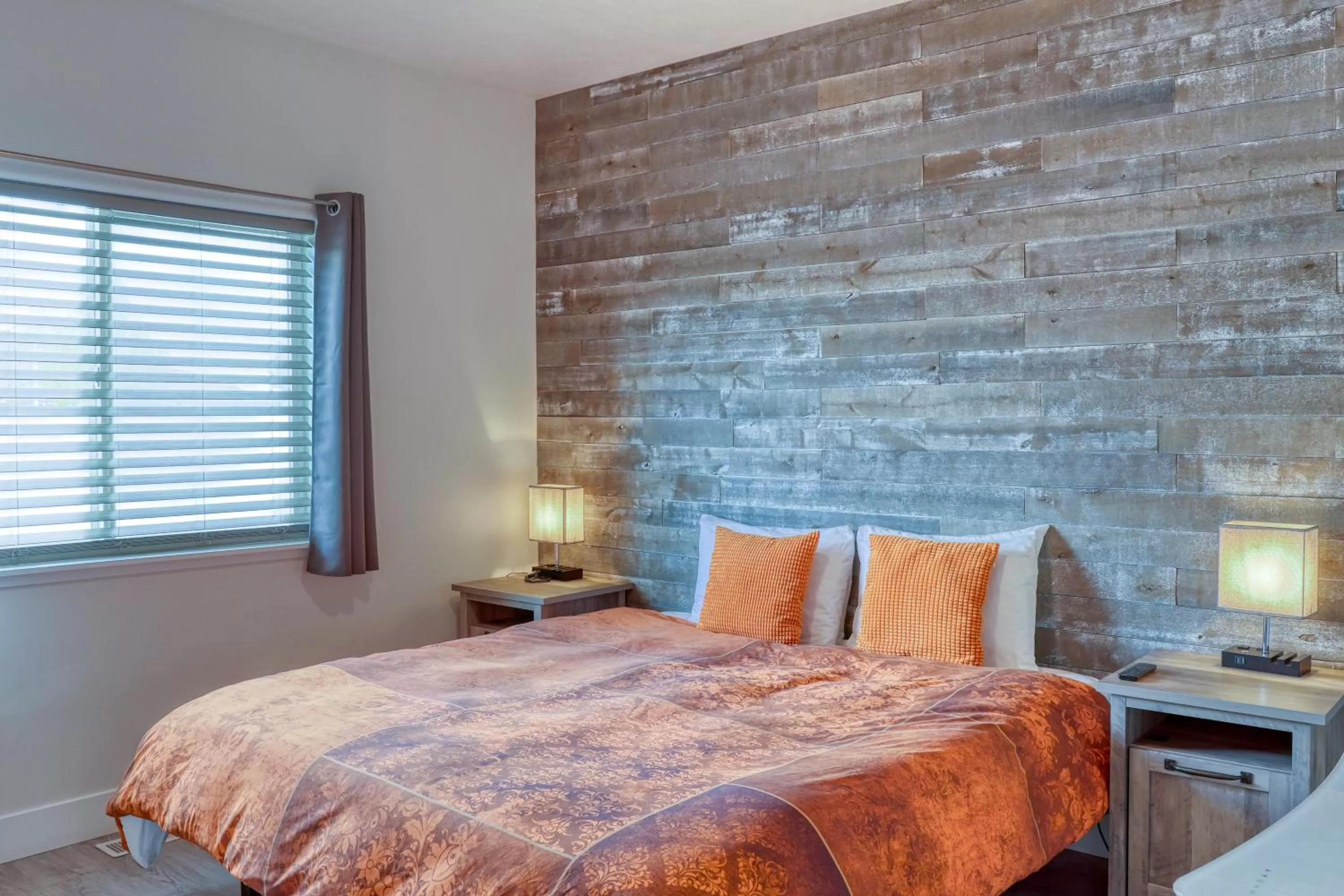 Bed in TJ Rancher - West Side Twin Falls