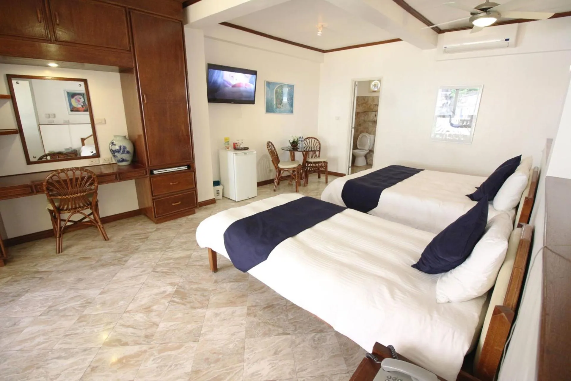 Bedroom, Bed in Mermaid Resort and Dive Center