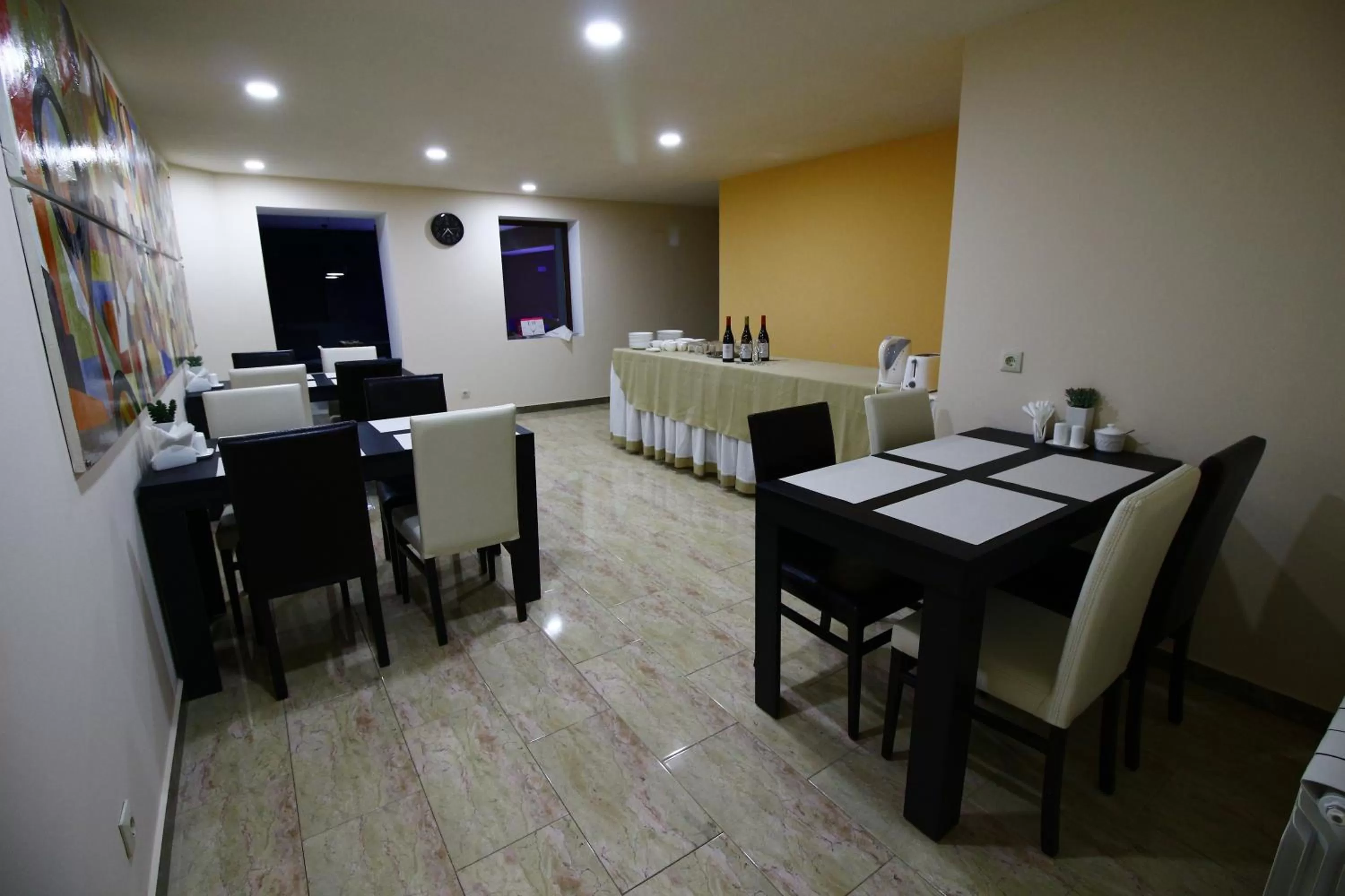 Restaurant/places to eat in Sani Hotel