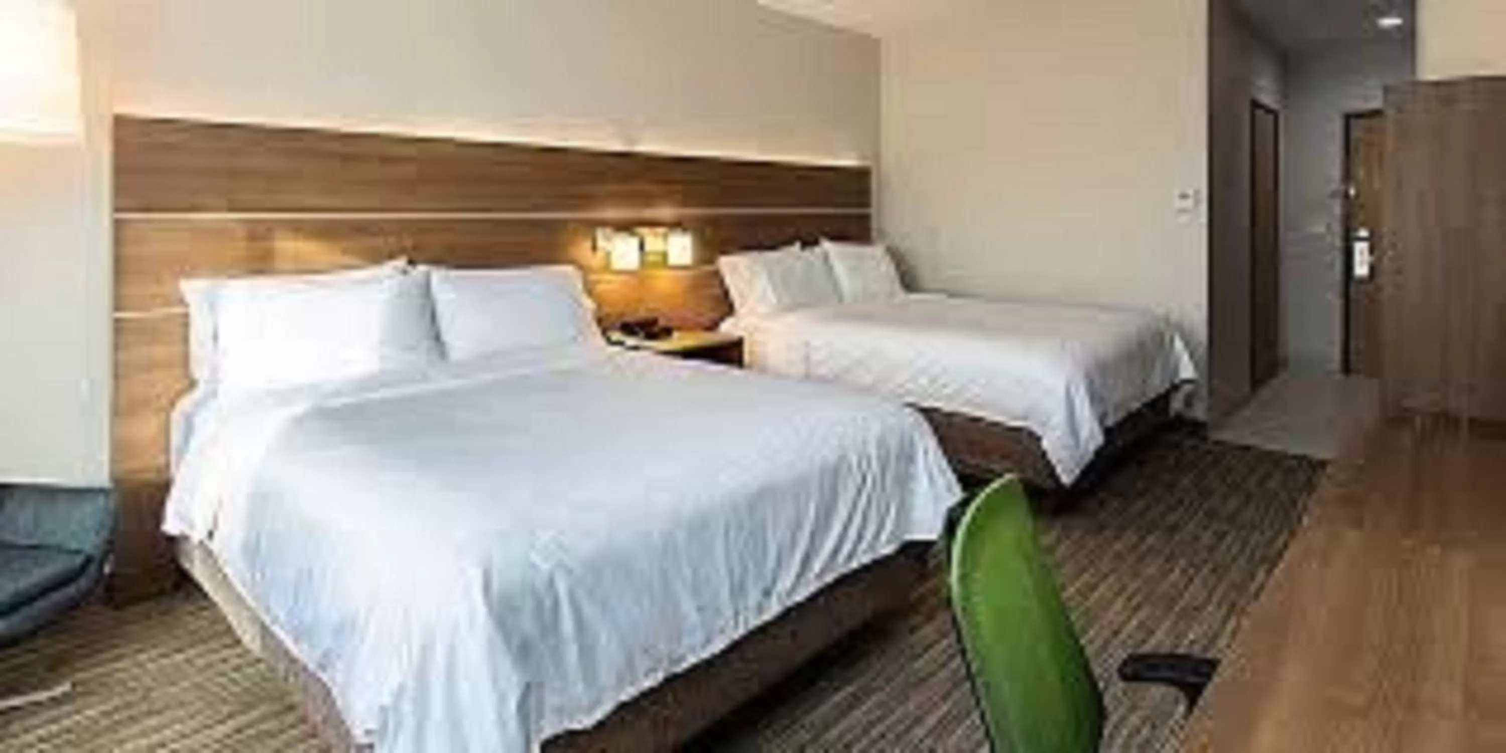 Photo of the whole room, Bed in Holiday Inn Express McComb by IHG