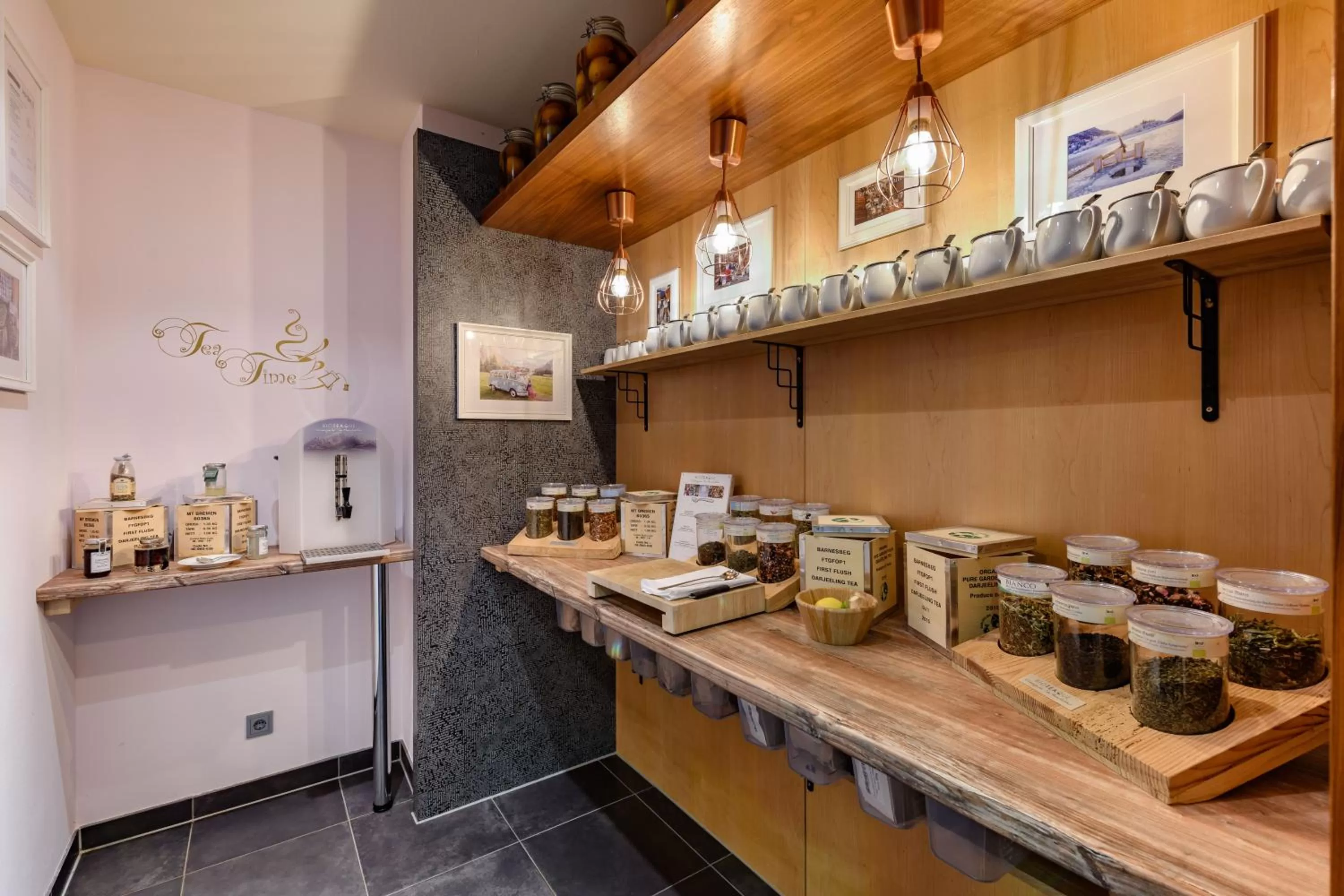 Coffee/tea facilities, Restaurant/Places to Eat in Mercure Stuttgart City Center