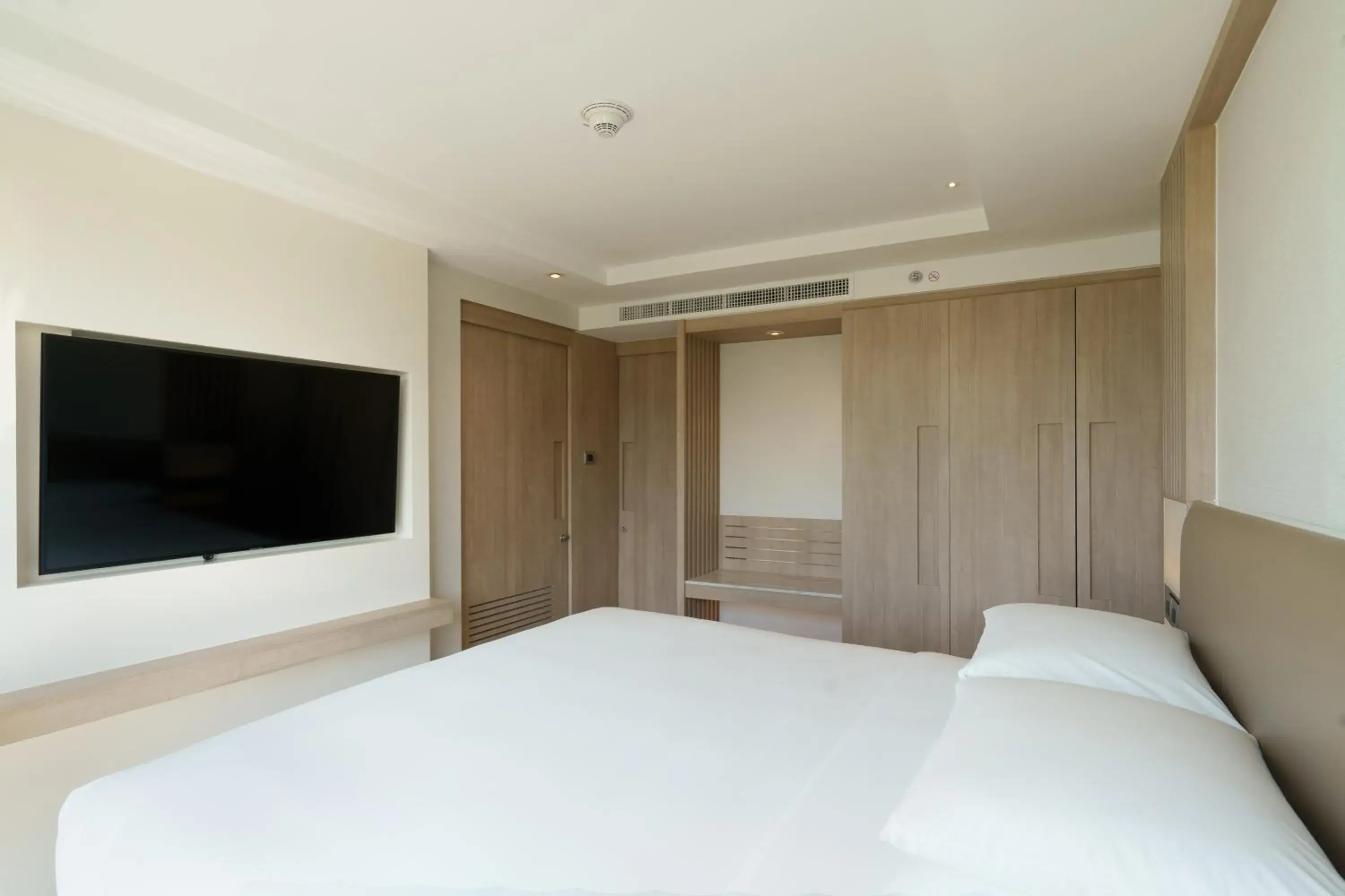 Executive King Suite with City View in Courtyard by Marriott North Pattaya Executive King Suite with City View in Courtyard by Marriott North Pattaya