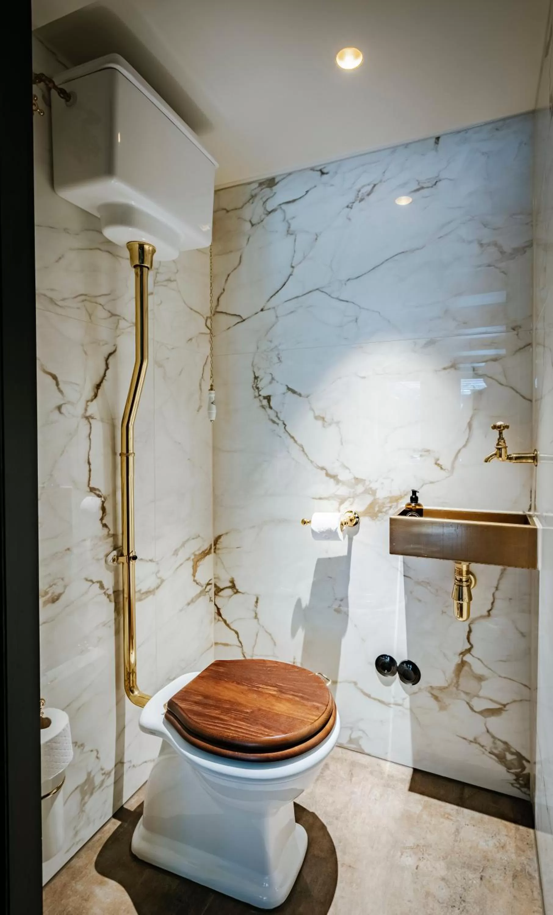 Toilet in Boutique Hotel The Noblemen