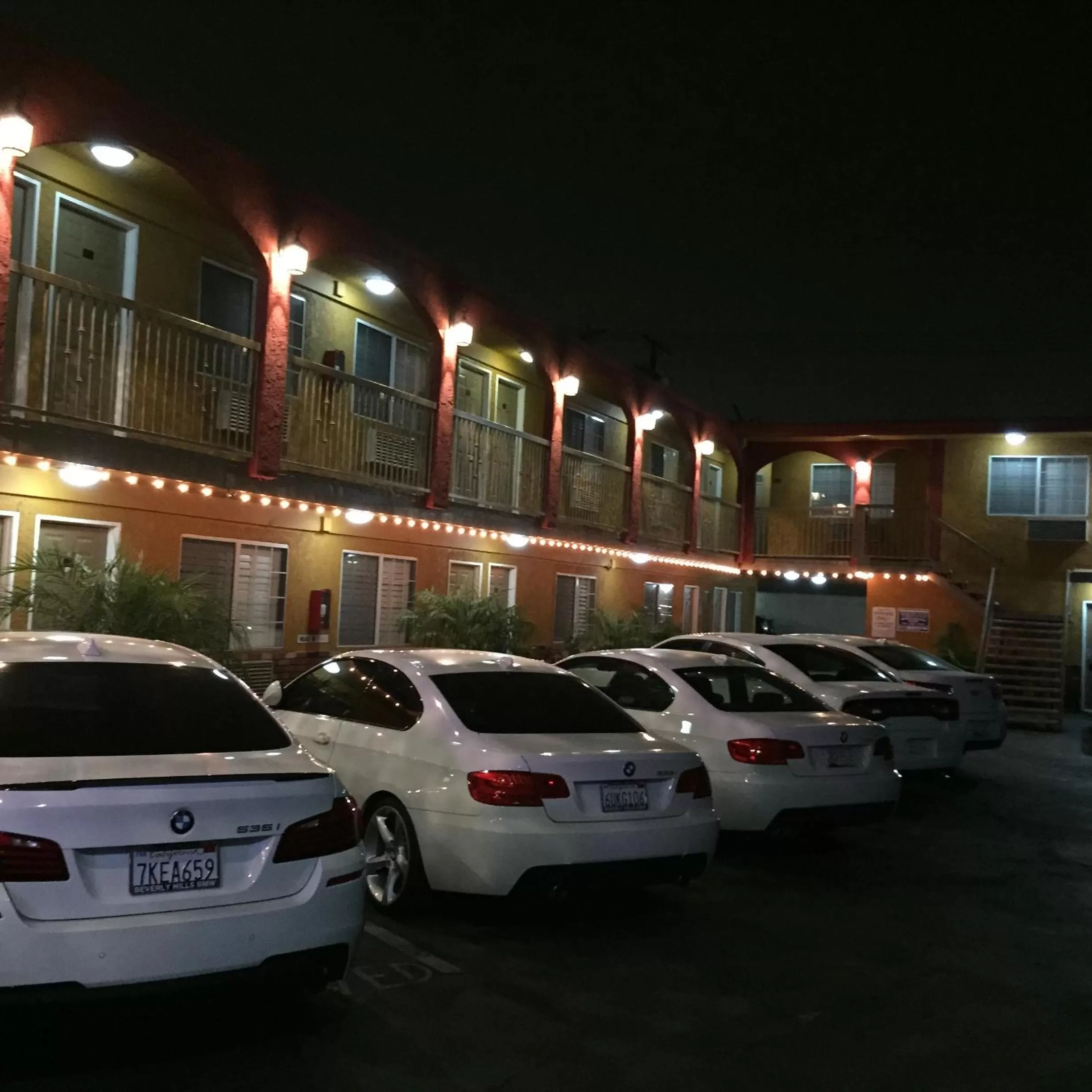 Property building in Hyde Park Motel