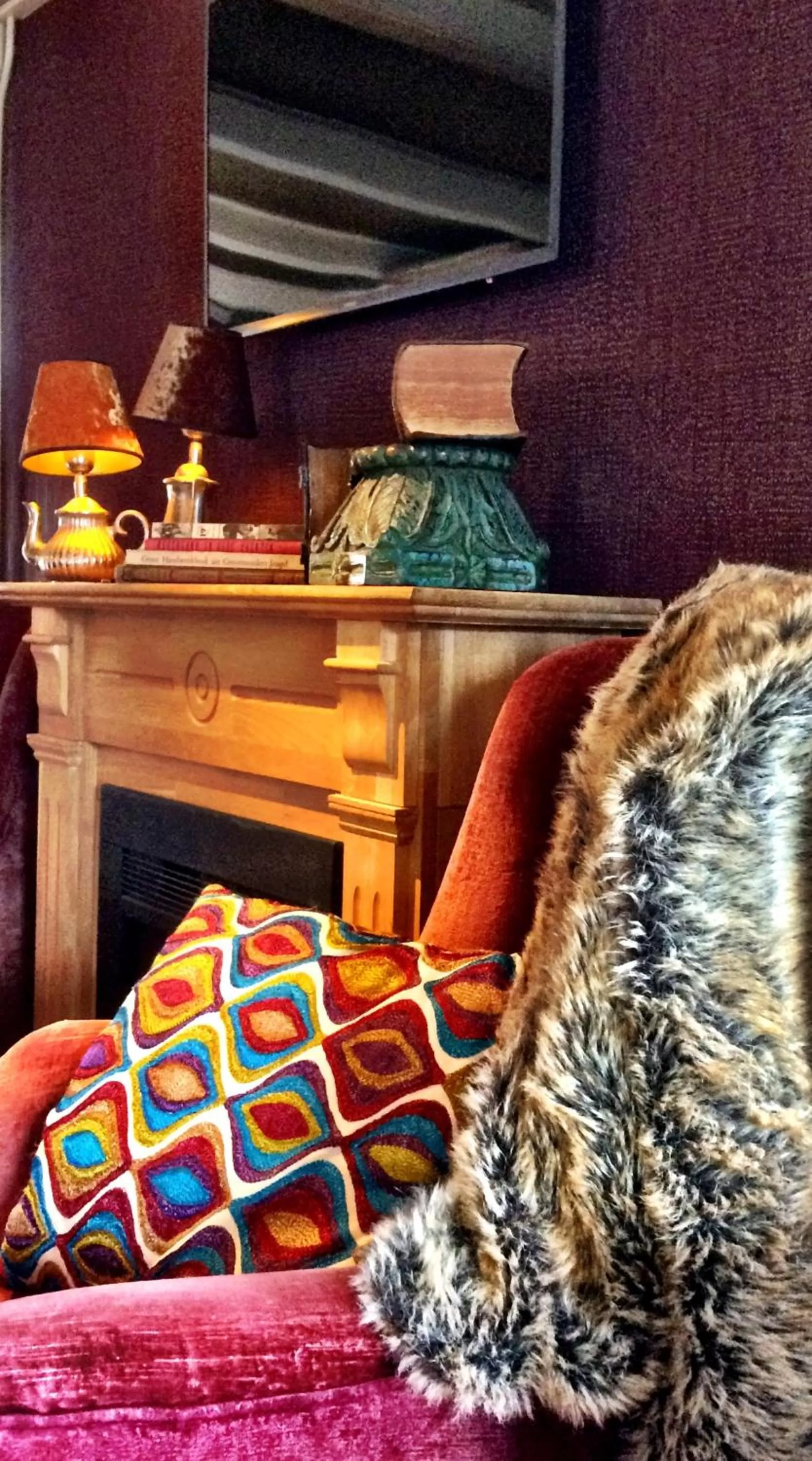 Communal lounge/ TV room in Hotel West Inn