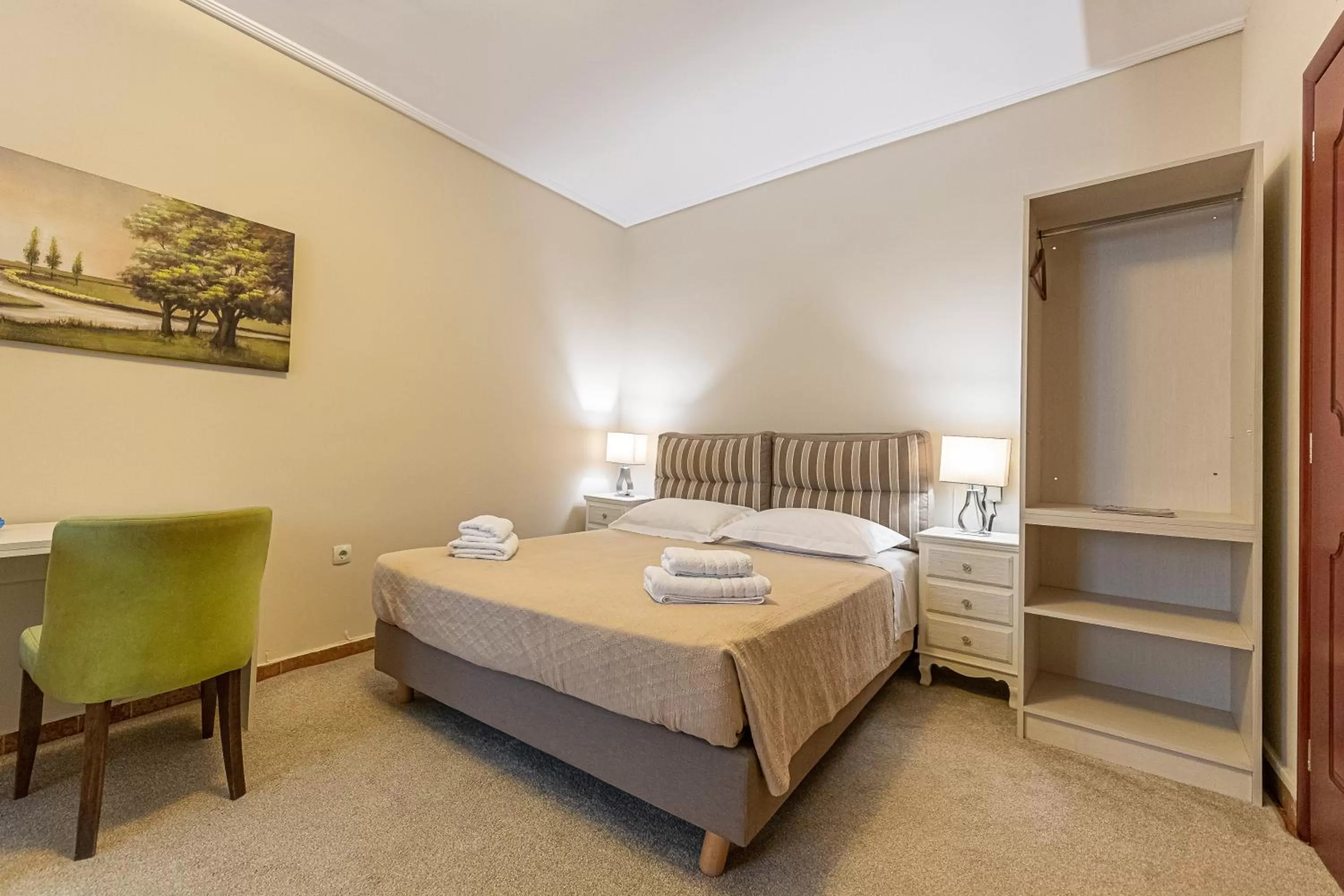 Bed in Apartments Tina FREE transfer from-to the airport