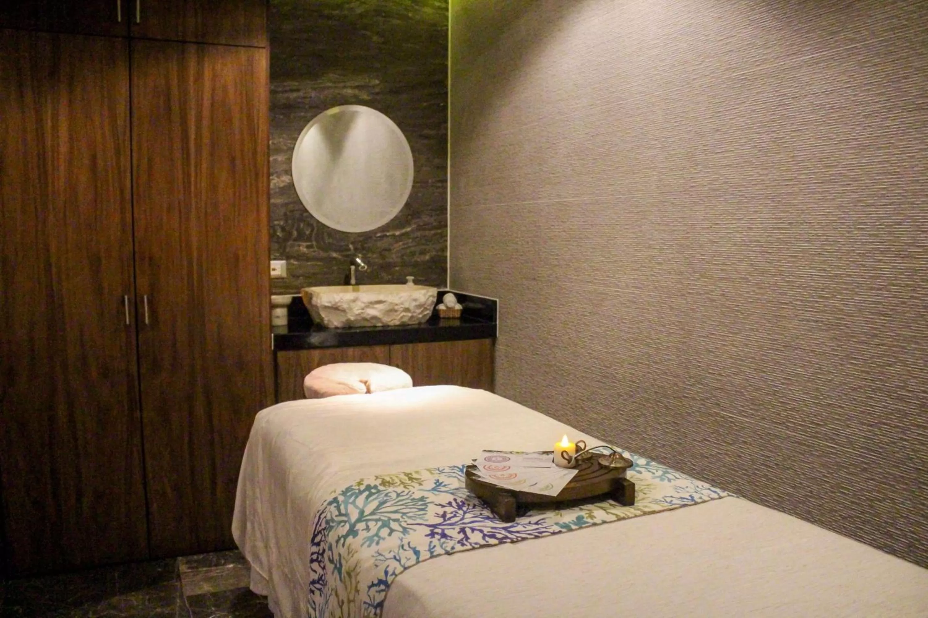 Massage, Bed in The Fives Downtown Hotel & Residences, Curio Collection by Hilton