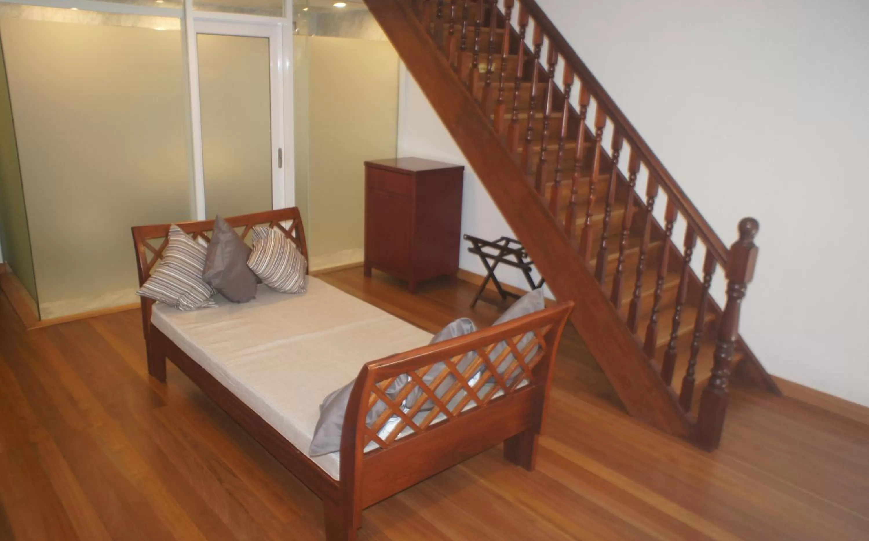 Decorative detail, Bed in Heeren Straits Hotel