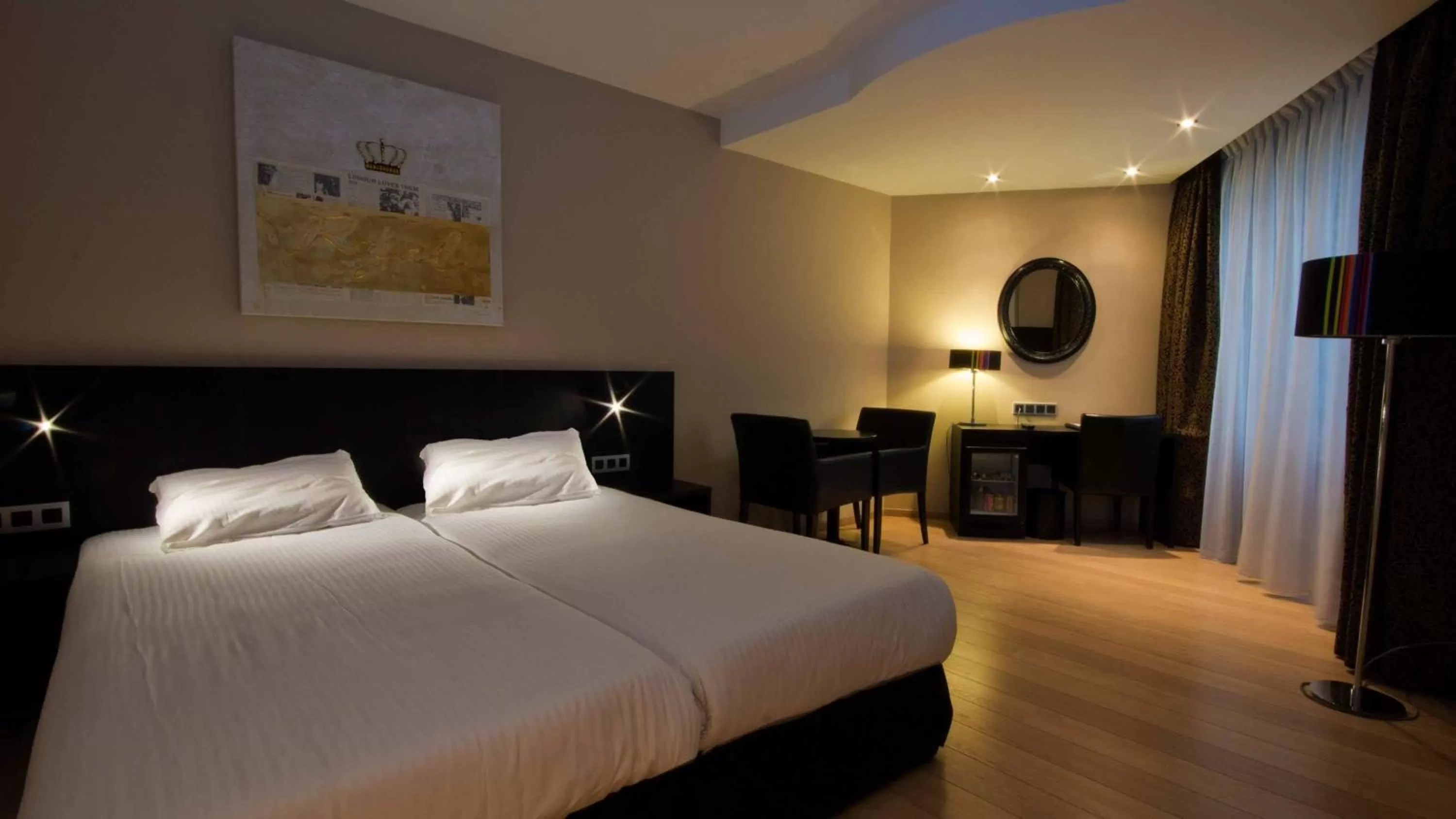 Bed in De Keyser Hotel