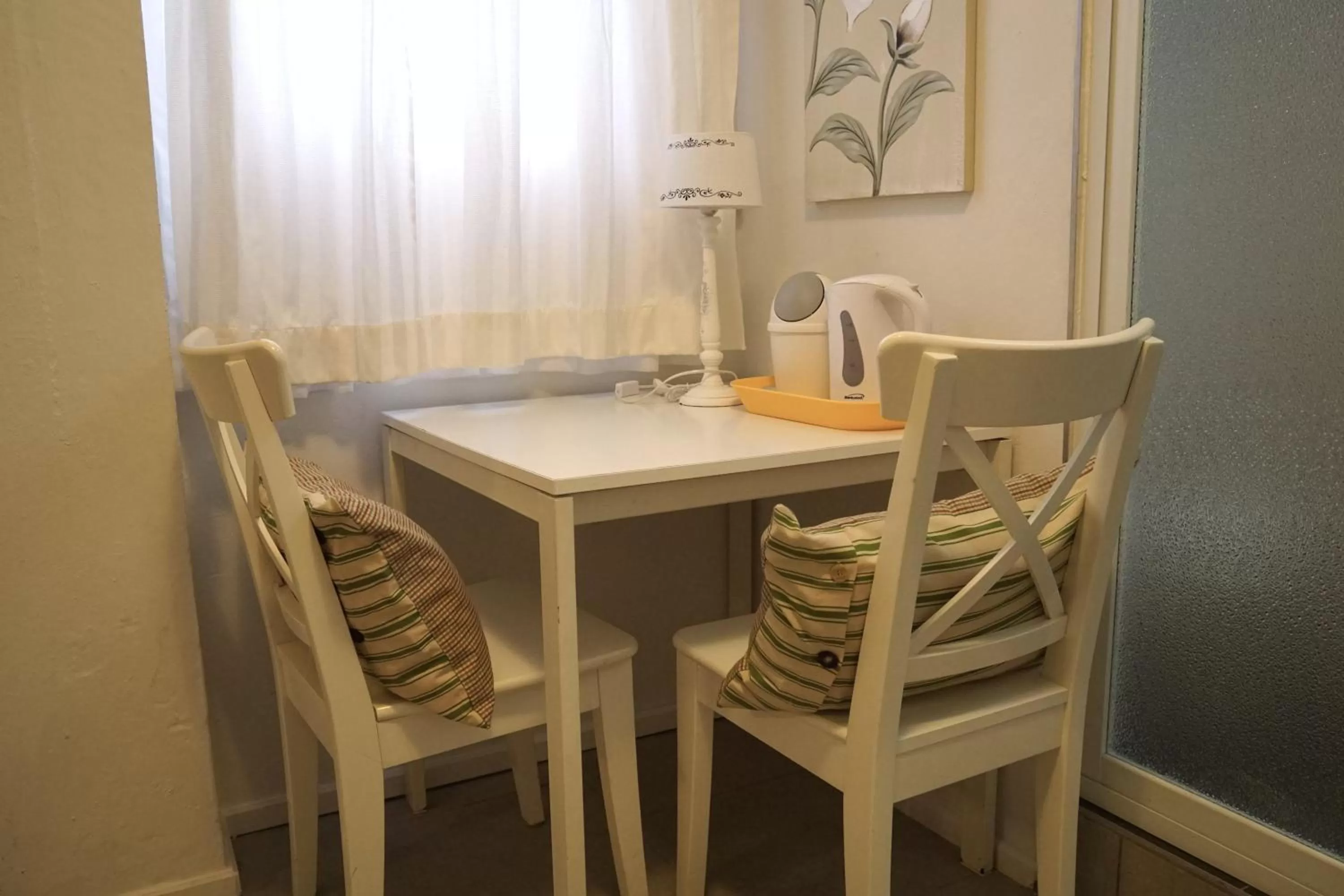 TV and multimedia, Dining Area in Holland Lodge Paramaribo