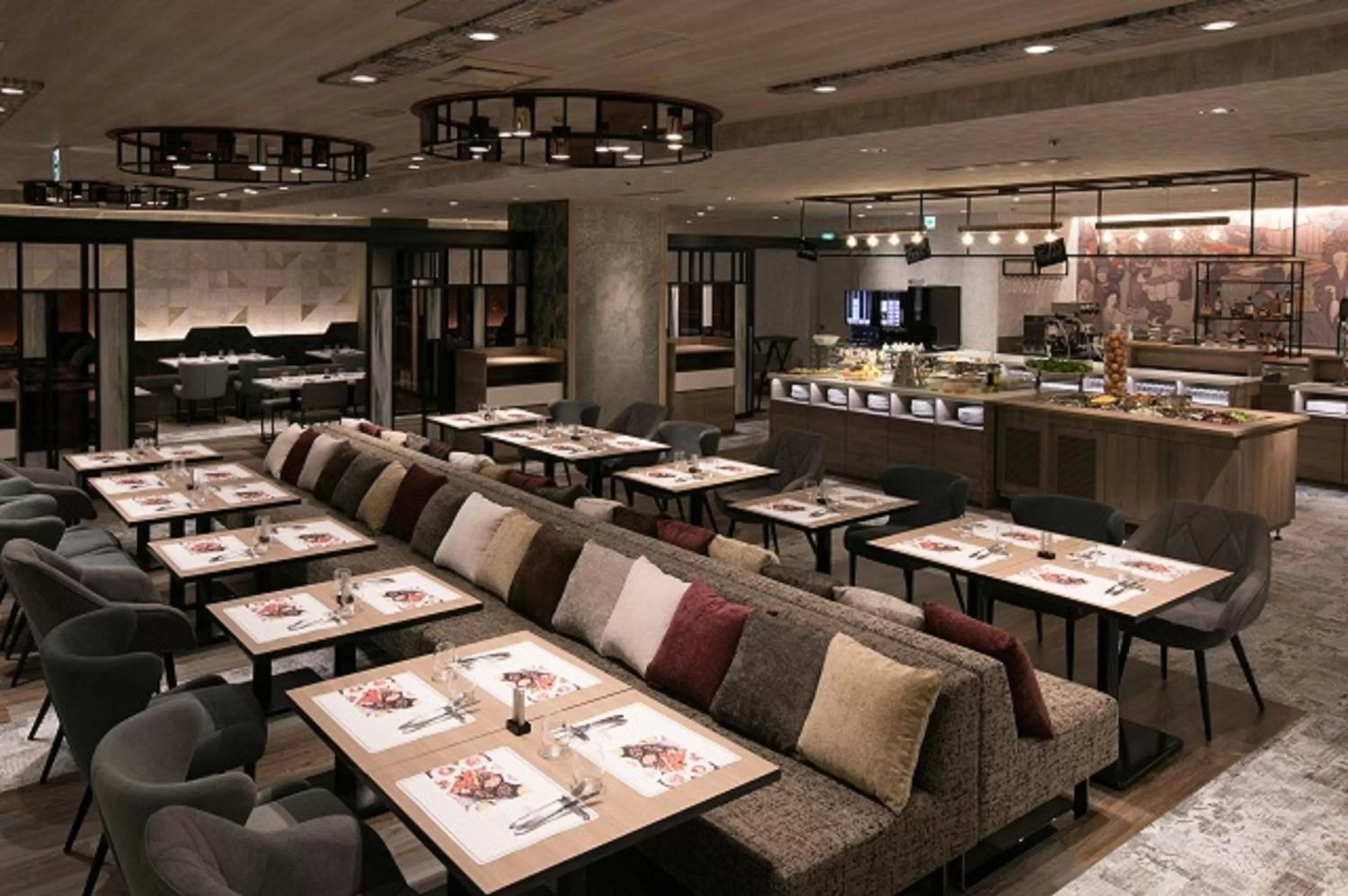 Restaurant/places to eat in Shin Osaka Esaka Tokyu REI Hotel