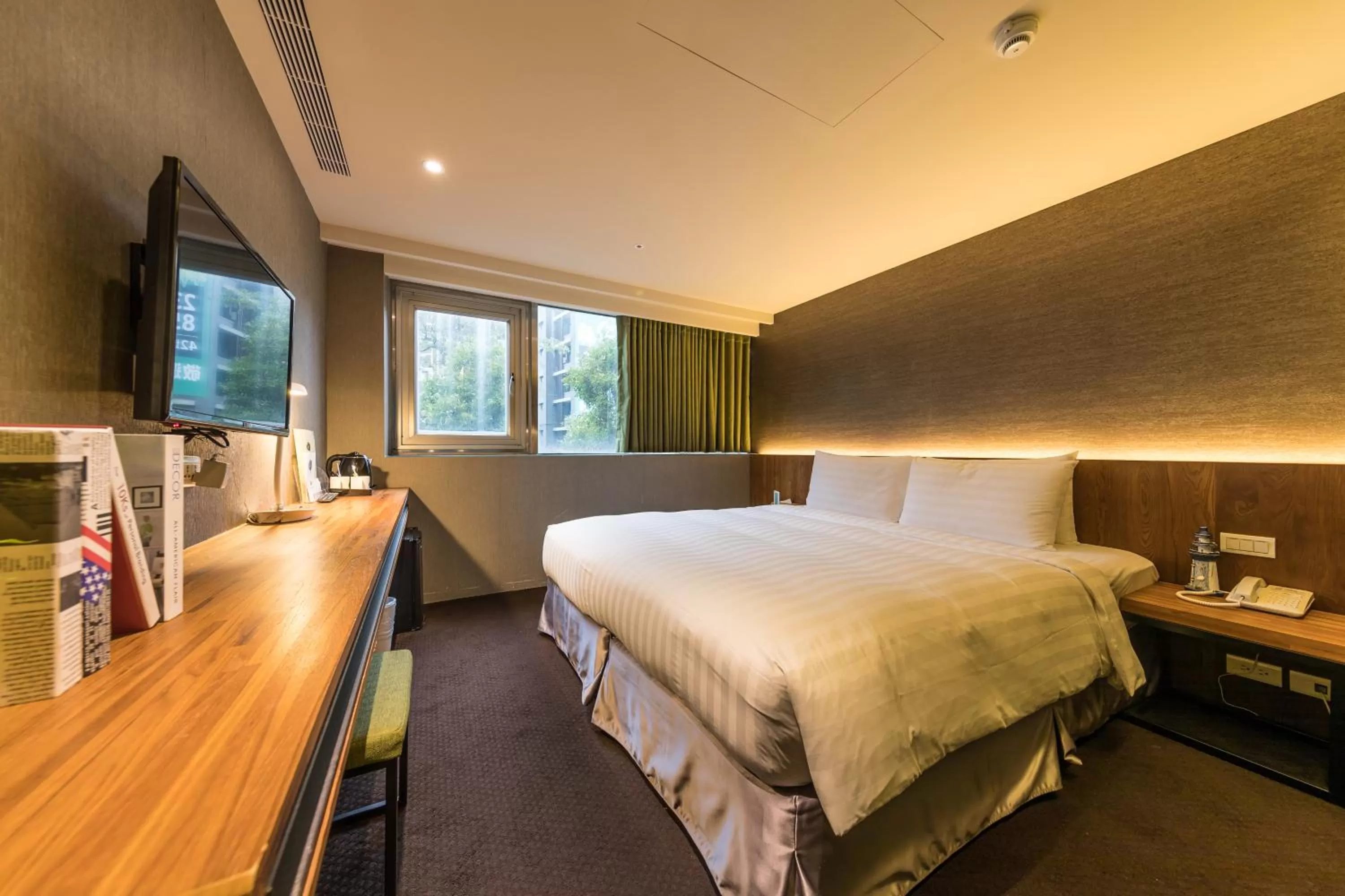 Photo of the whole room, Bed in Goodmore Hotel