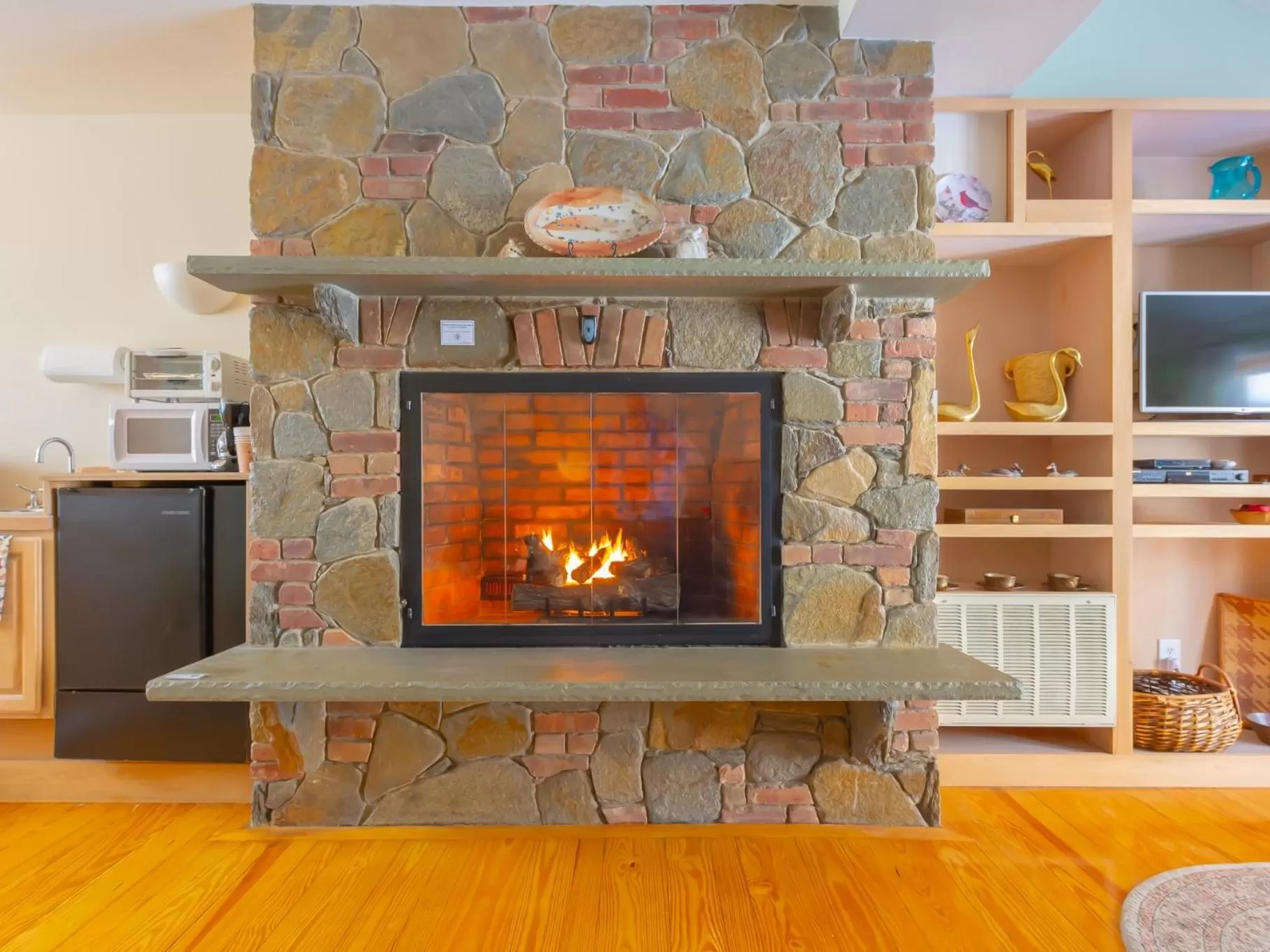 Bedroom in Shaker Mill Inn