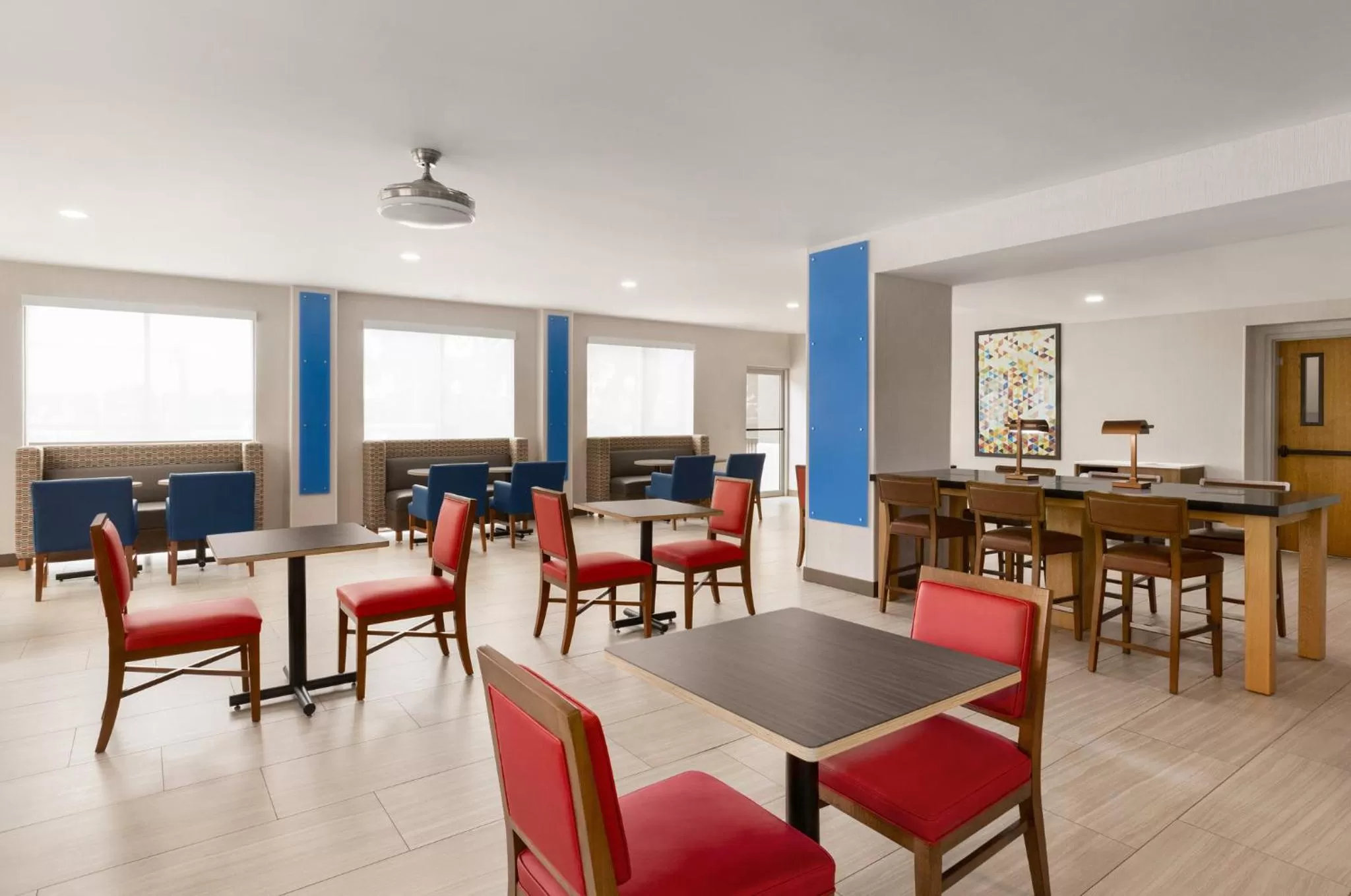 Breakfast in Holiday Inn Express Vero Beach-West I-95 by IHG