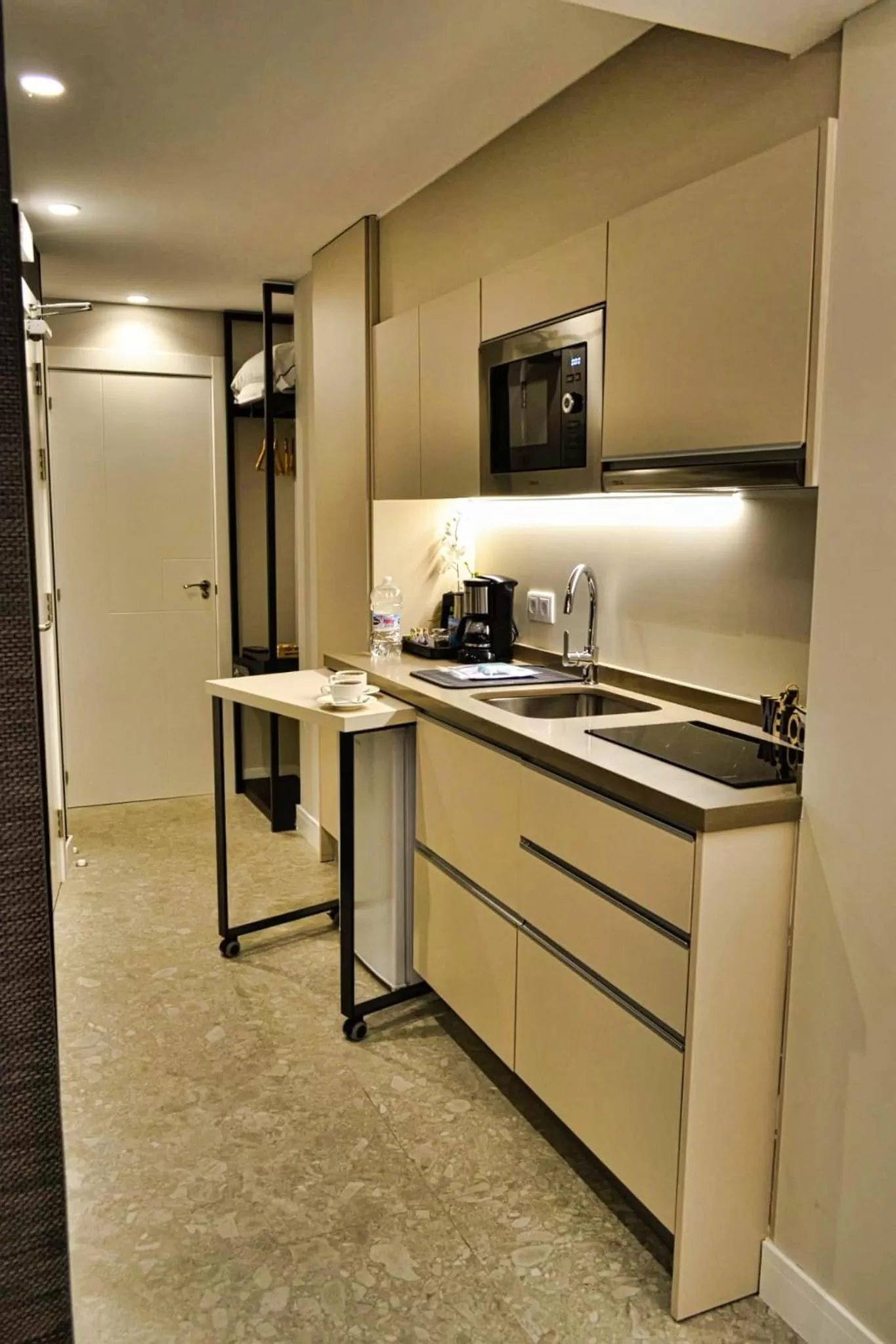 Kitchen or kitchenette in Posidonia Aparthotel