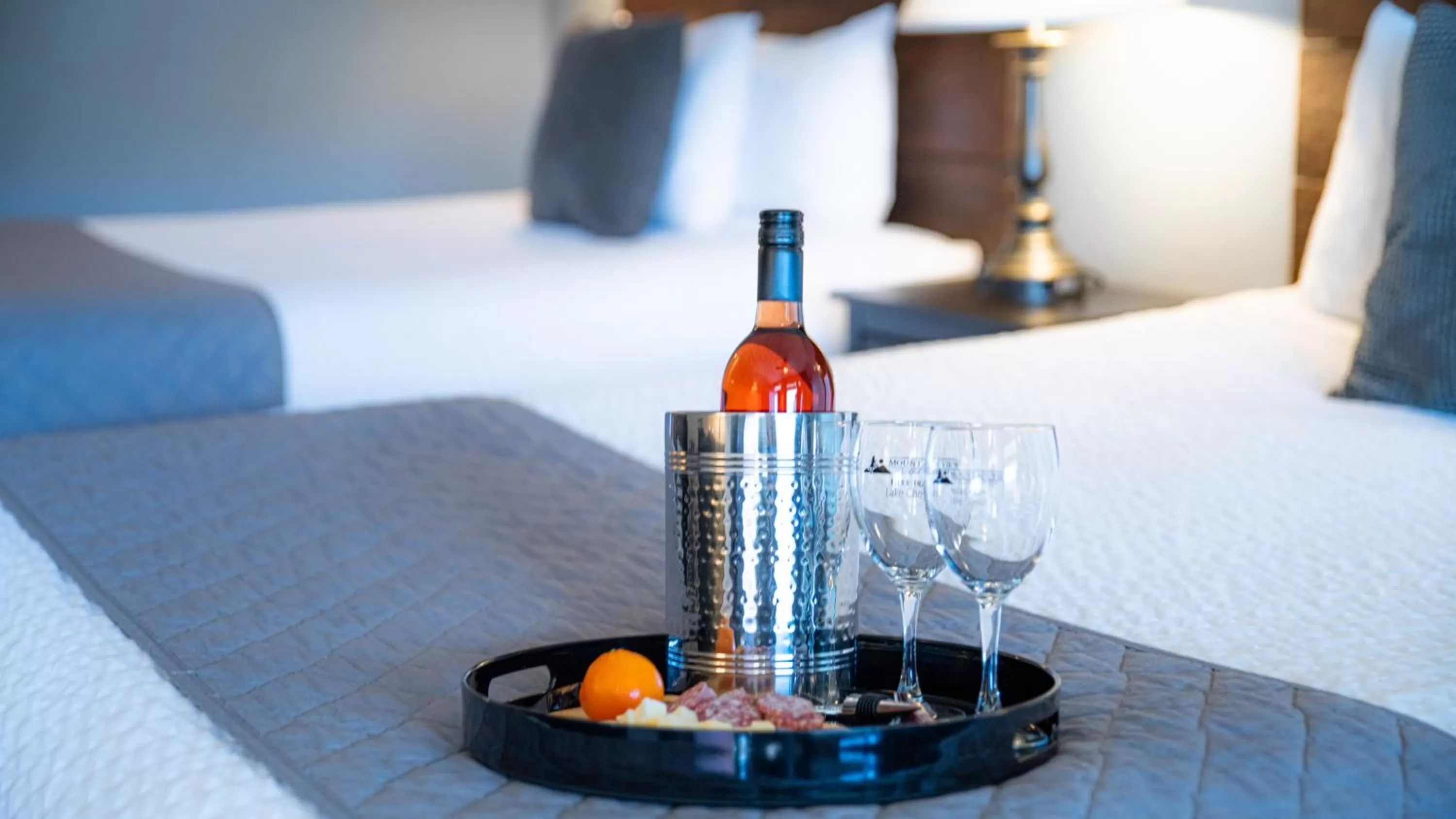 Food and drinks, Bed in Mountain View Lodge