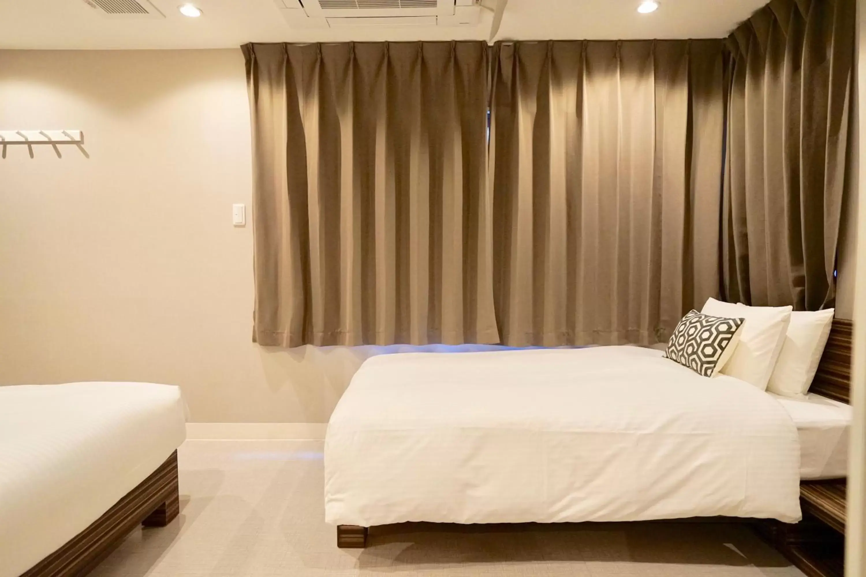 Standard Twin Room - Main Building in Hotel 88 Shinsaibashi Standard Twin Room - Main Building in Hotel 88 Shinsaibashi