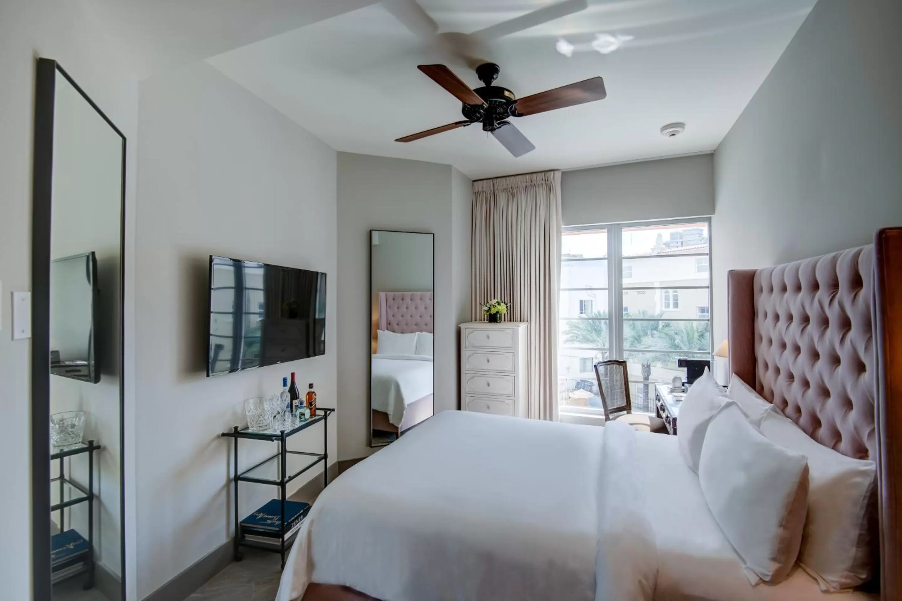 TV and multimedia, Bed in The Plymouth South Beach