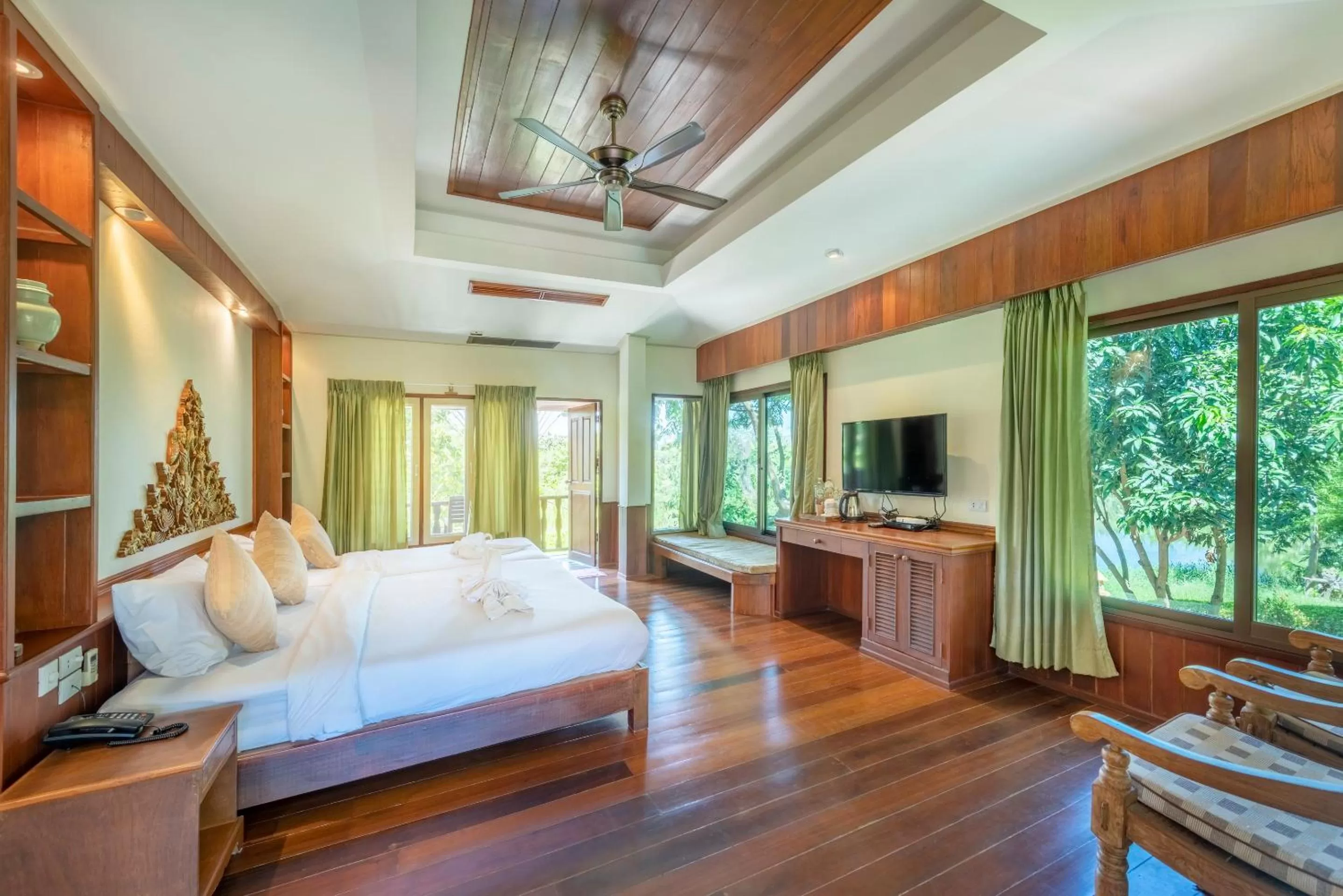 Bedroom, Bed in Vana Varin Resort