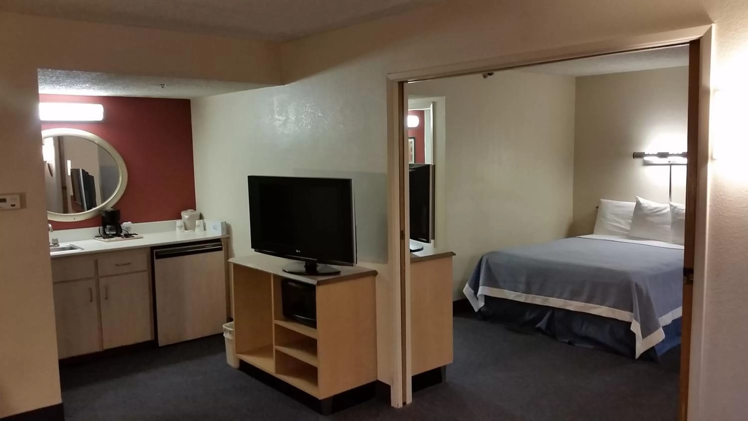 Photo of the whole room, Bed in Days Inn by Wyndham Buena Park Anaheim