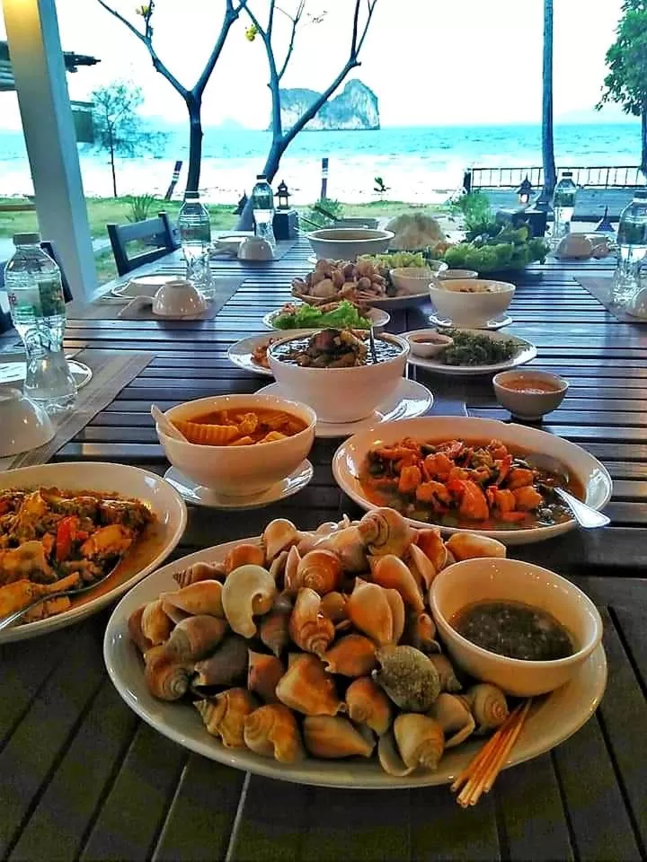 Restaurant/places to eat in Thanya Beach Resort - SHA Plus