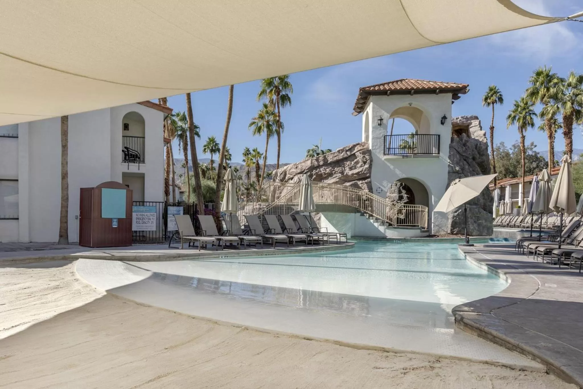 Swimming pool in Omni Rancho Las Palmas Resort & Spa