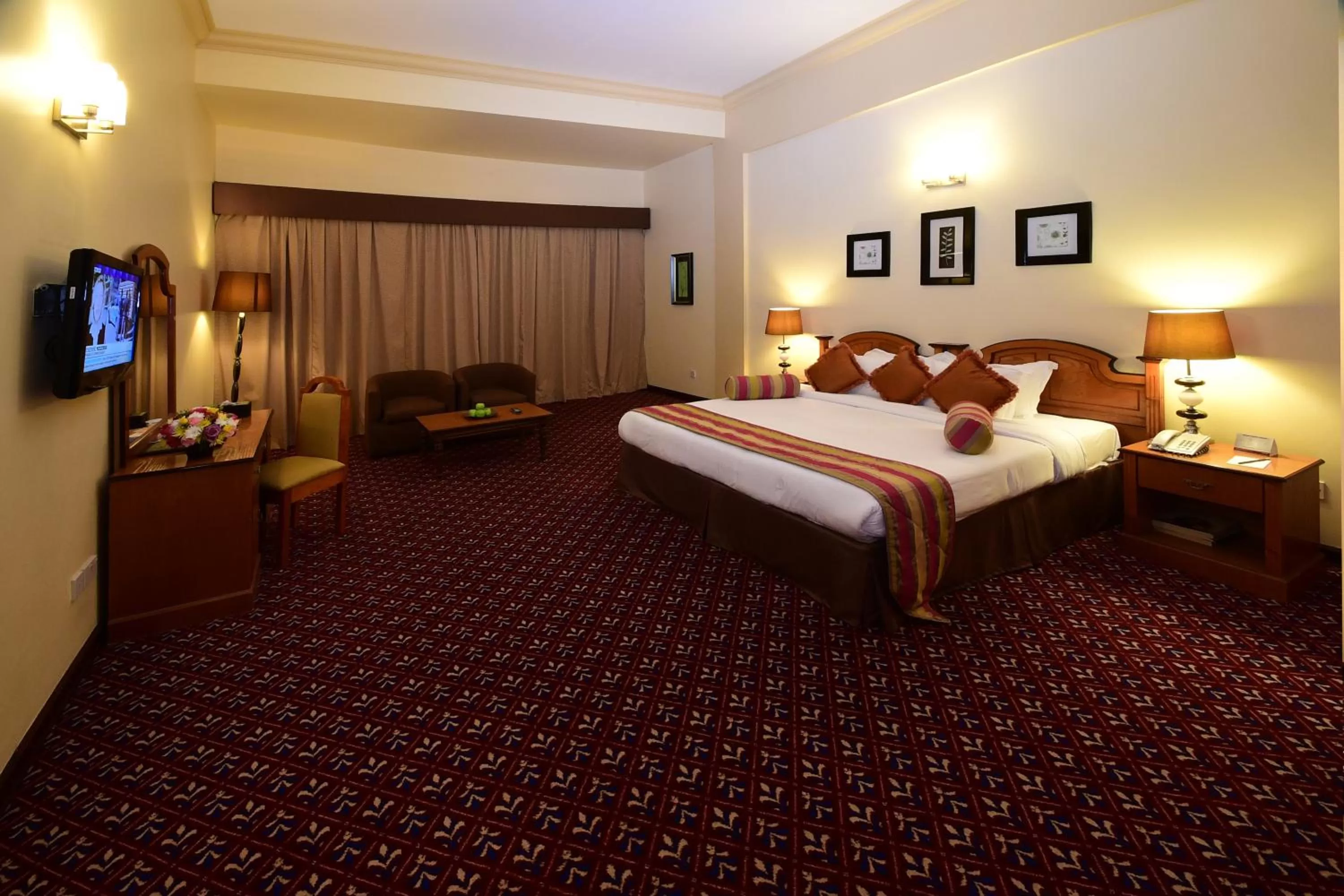 Bedroom, Bed in La Rosa Hotel, Juffair