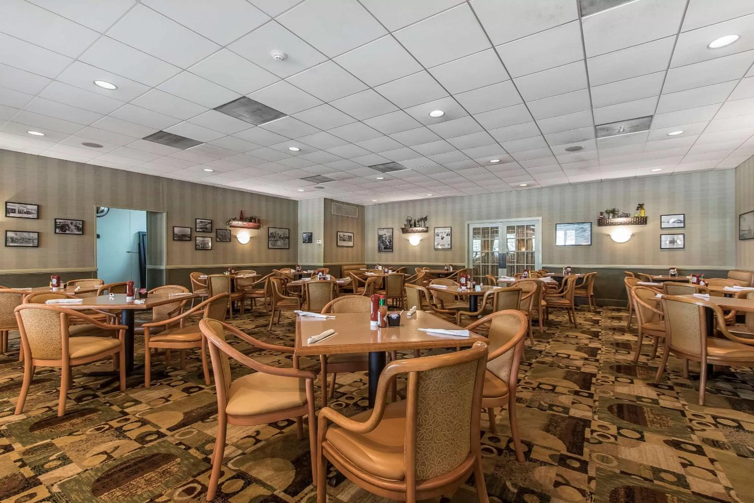 Restaurant/places to eat in Clarion Inn Morgan City