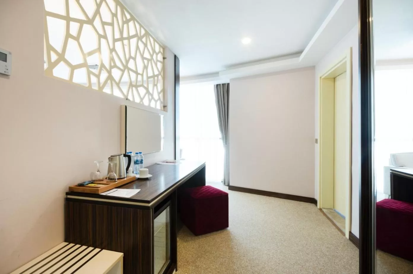 hair dresser in Sky Tower King Hotel