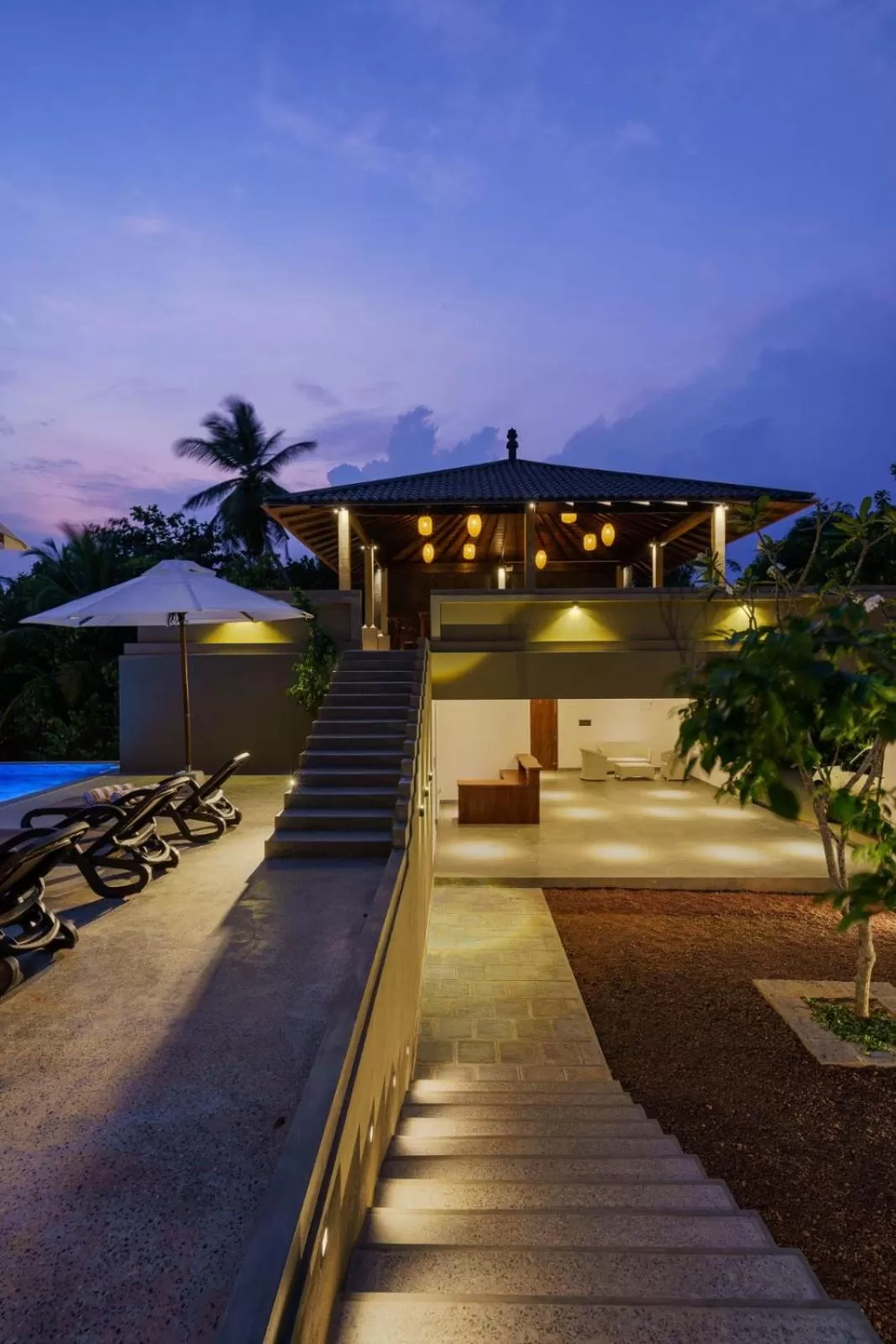 Restaurant/places to eat in Kiss Blossom