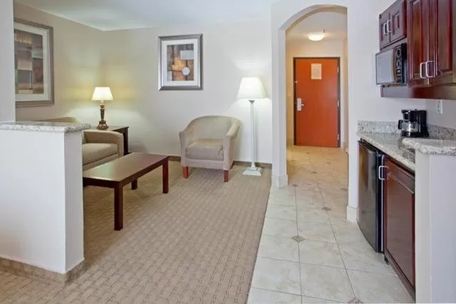 Kitchen or kitchenette in Holiday Inn Express & Suites College Station by IHG