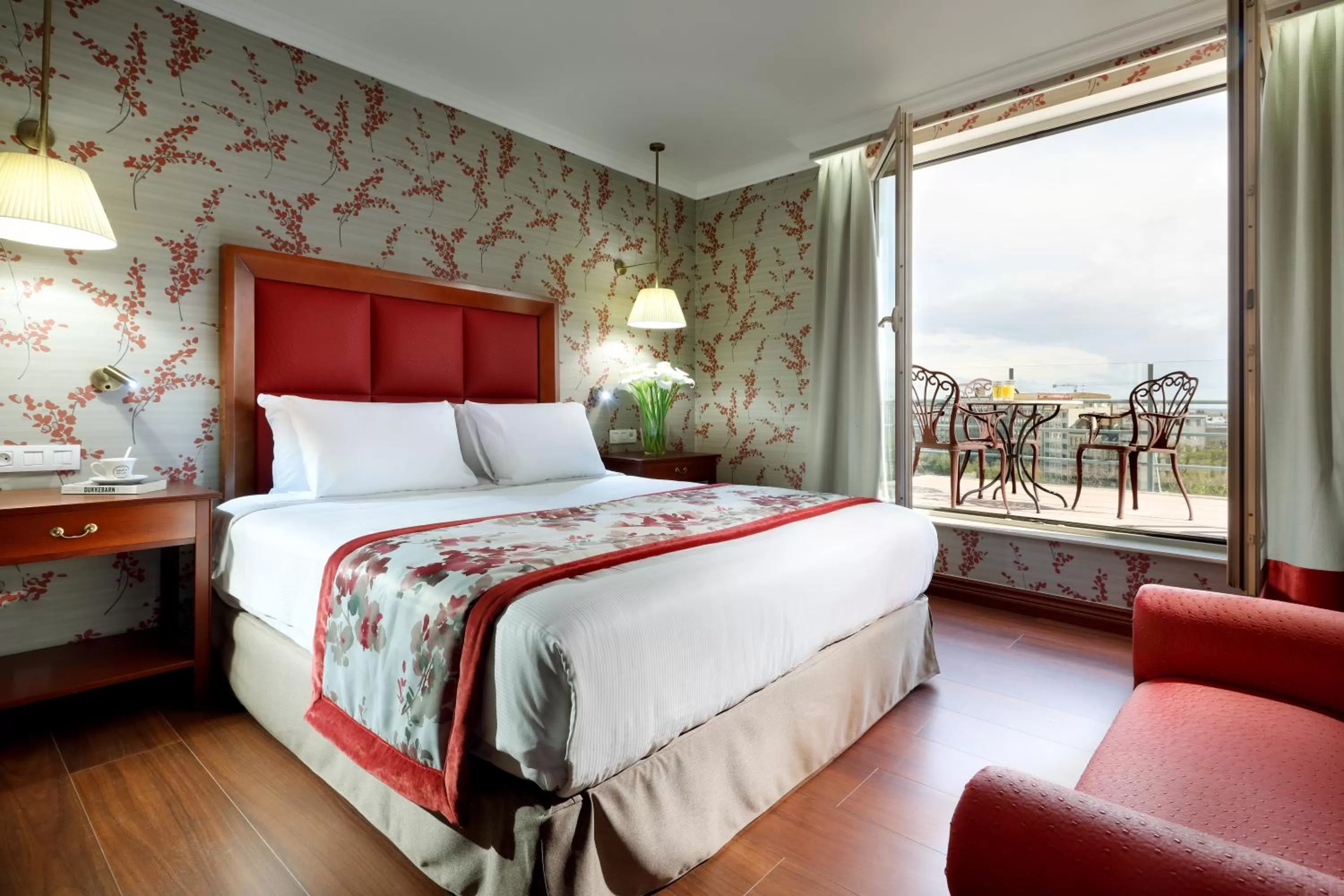 Photo of the whole room, Bed in Eurostars Montgomery