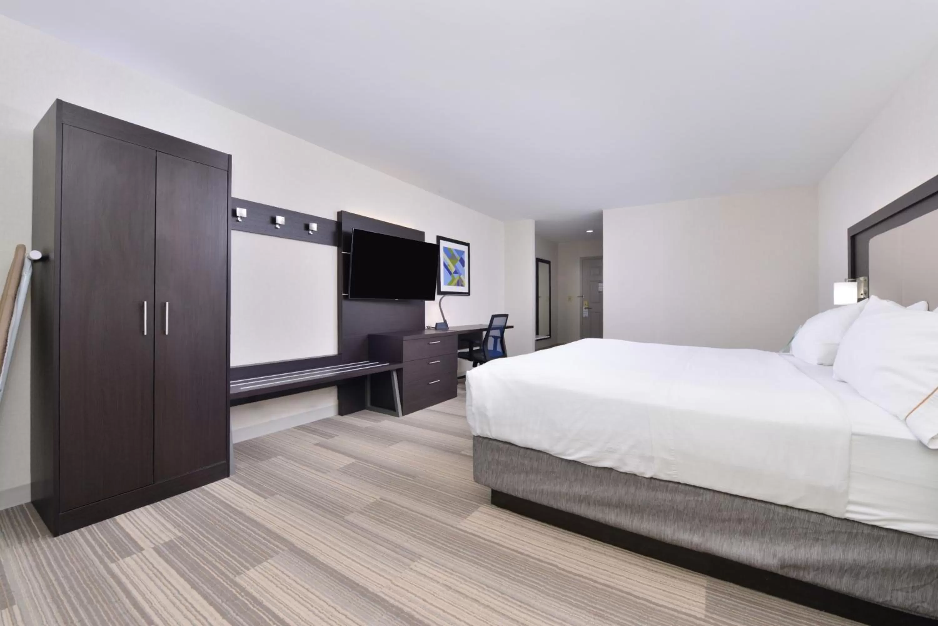 Photo of the whole room, Bed in Holiday Inn Express Mystic by IHG