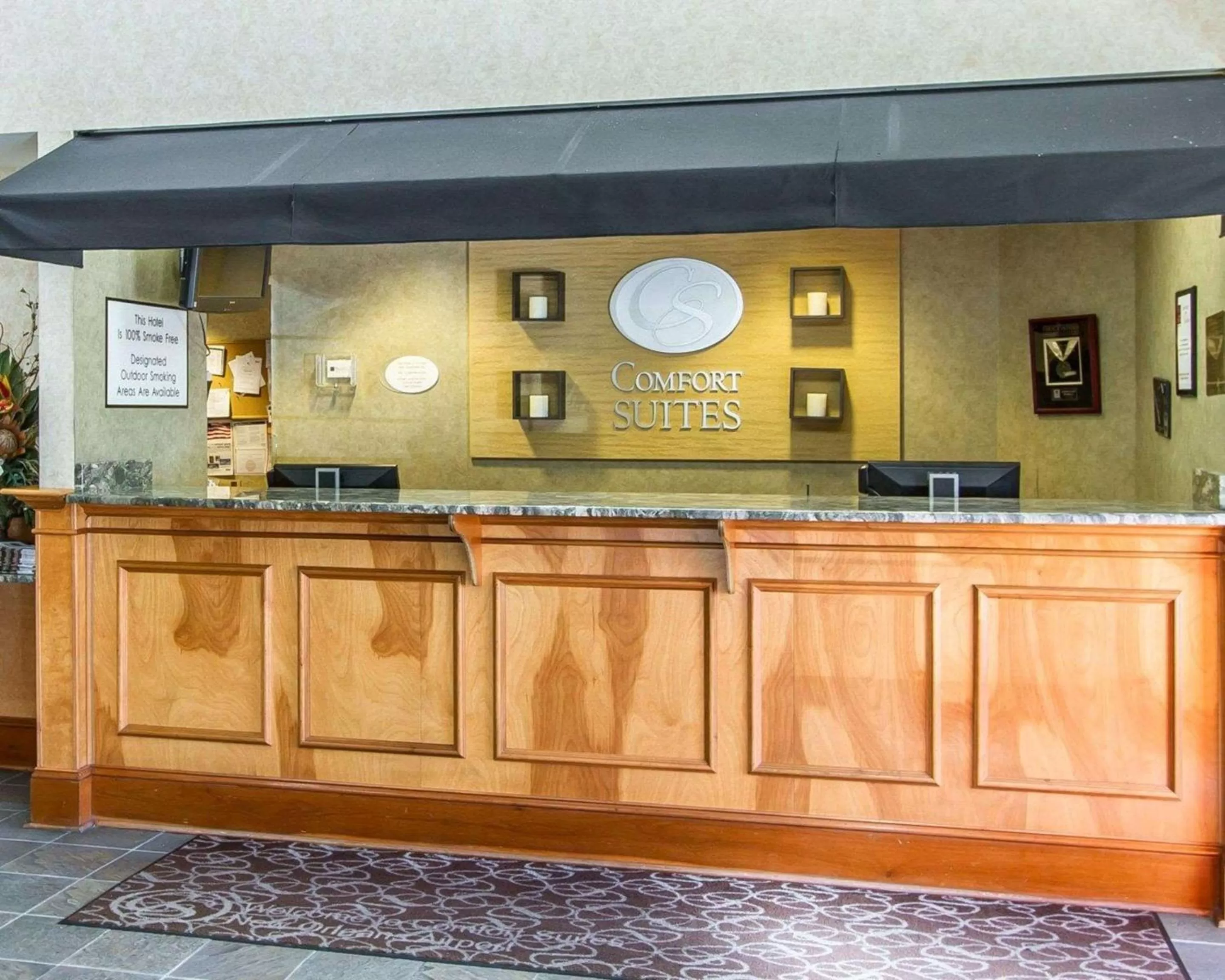 Lobby or reception in Comfort Suites Kenner