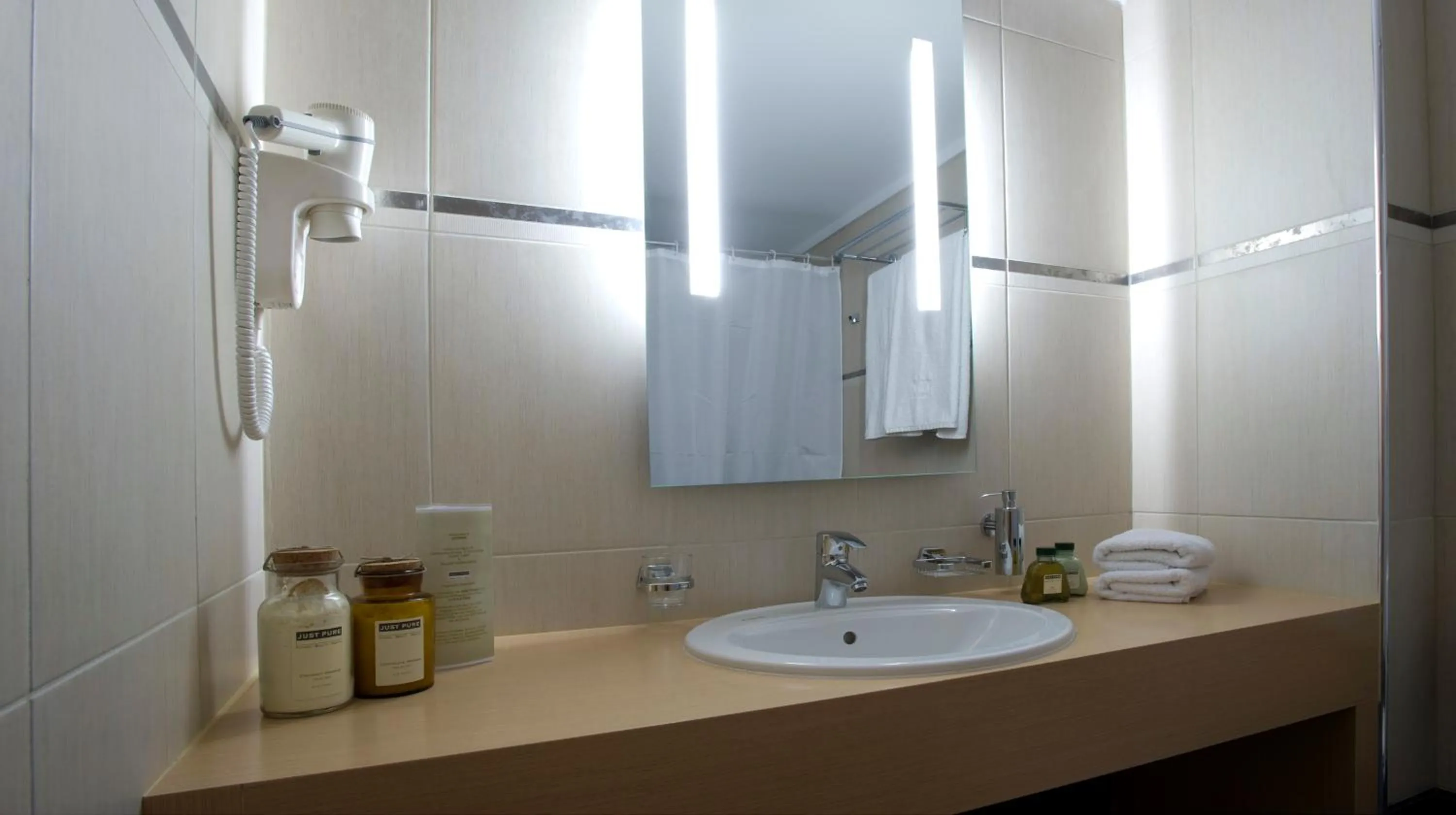 Bathroom in Astoria Hotel Thessaloniki