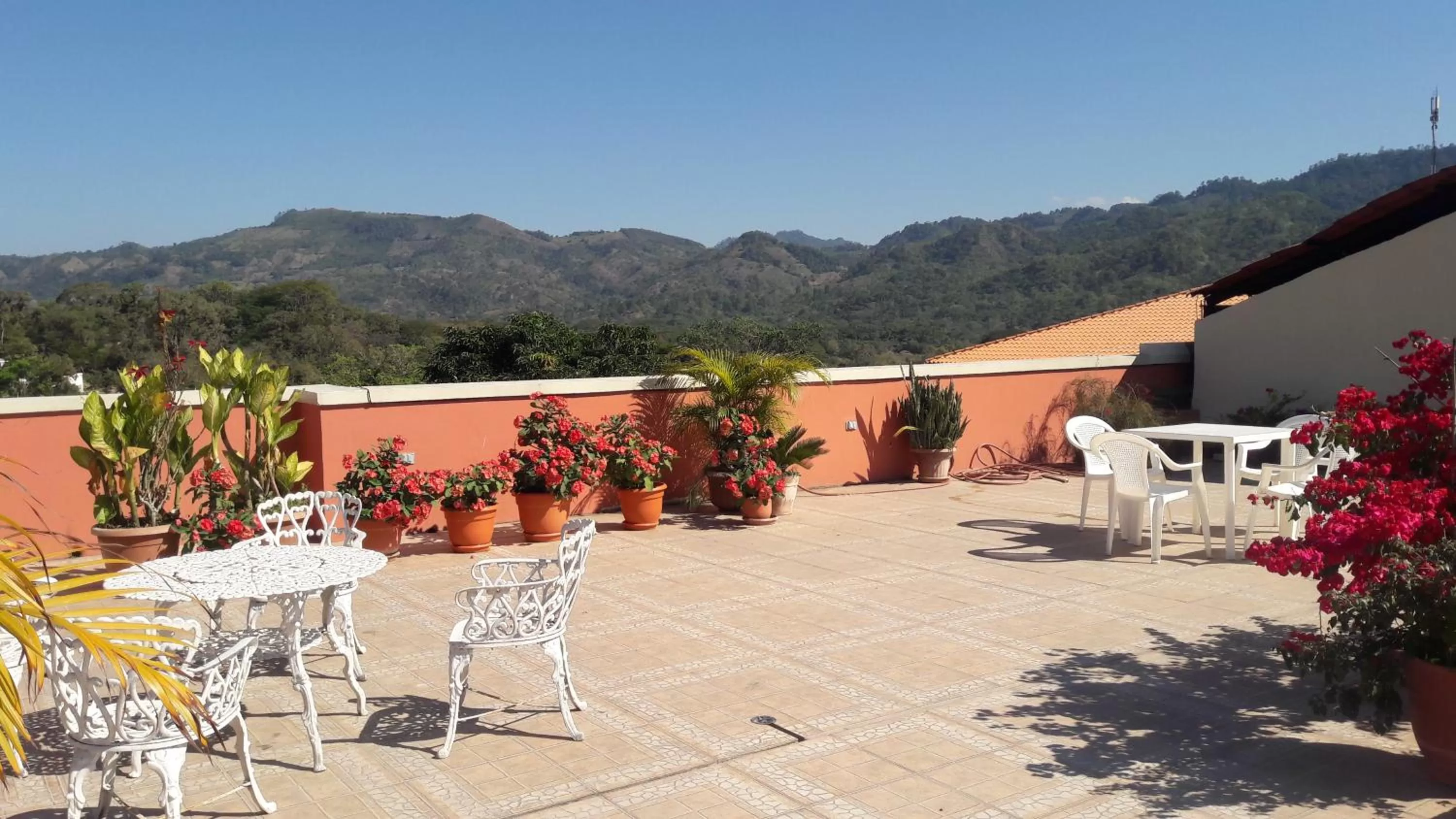 Patio in Hotel Acropolis Maya