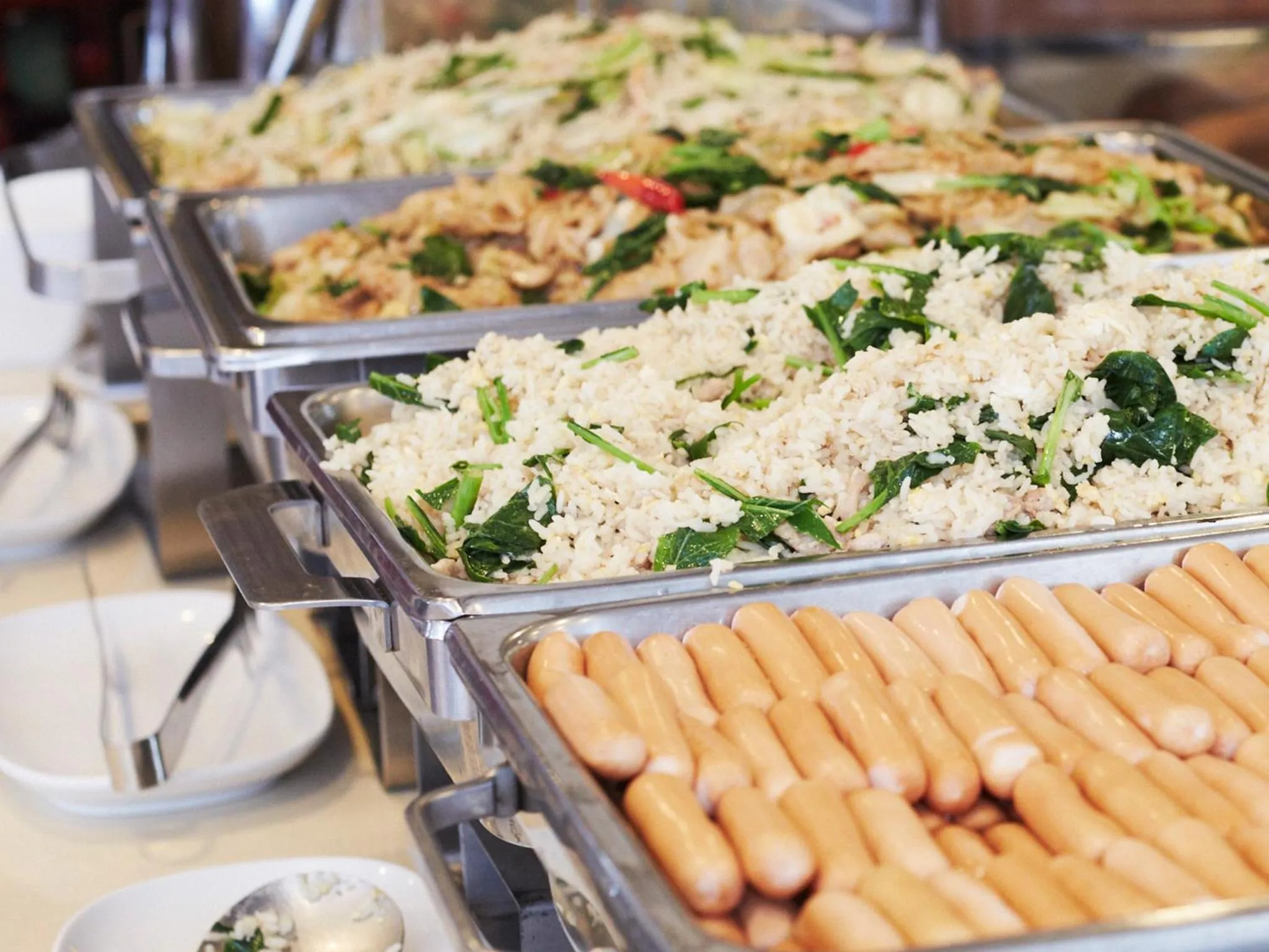 Restaurant/places to eat in Bangkok City Suite