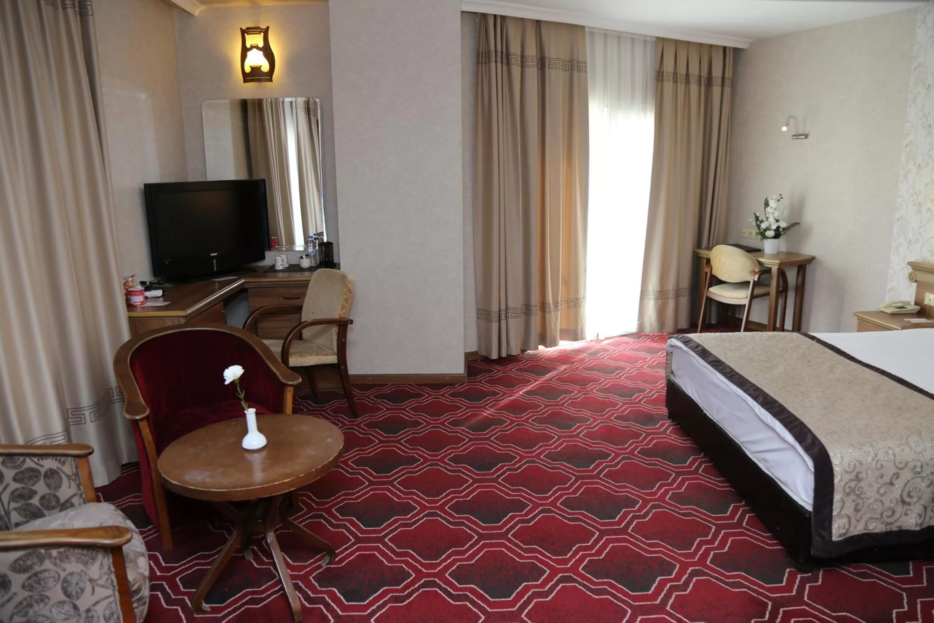 Photo of the whole room, TV/Entertainment Center in Lidya Sardes Hotel Thermal & SPA