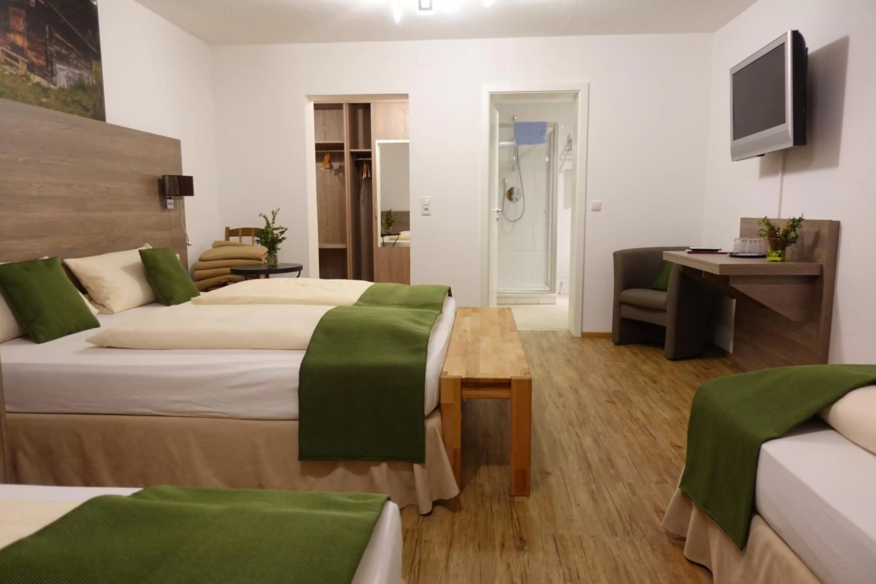 Photo of the whole room, Bed in Altstadthotel "Zum Hechten"