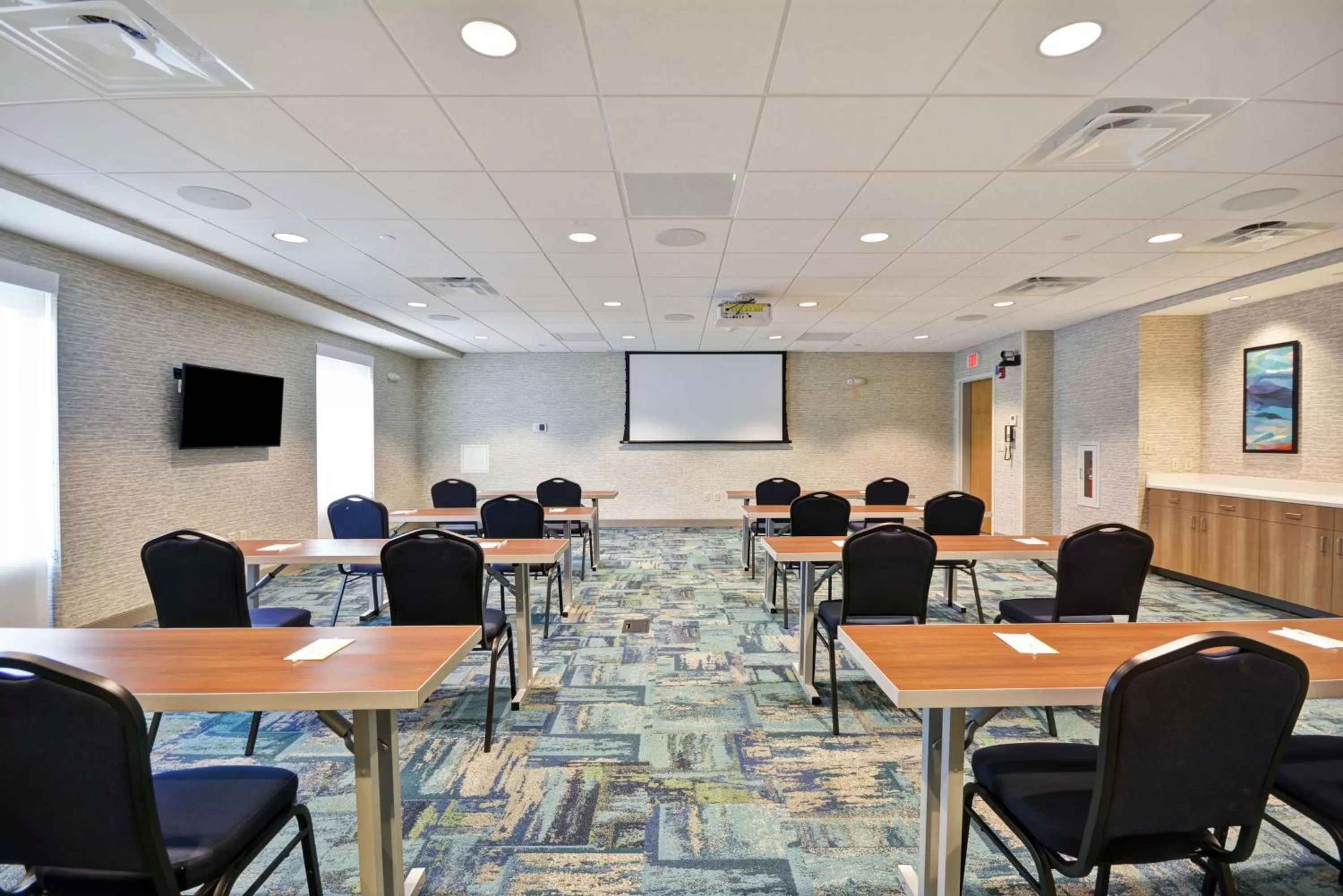 Meeting/conference room in Home2 Suites By Hilton Portland Airport