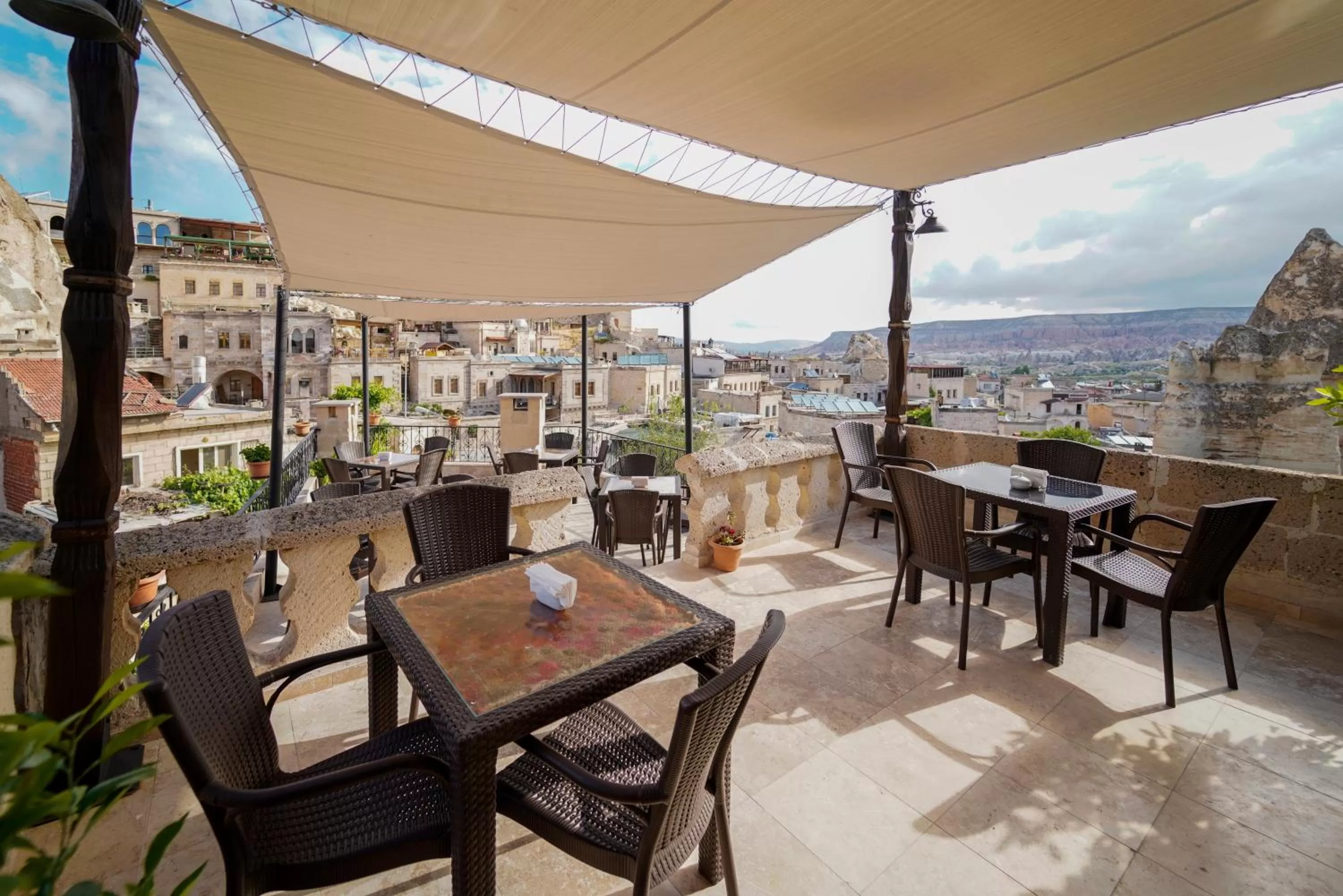 Restaurant/places to eat in Taskonak Hotel