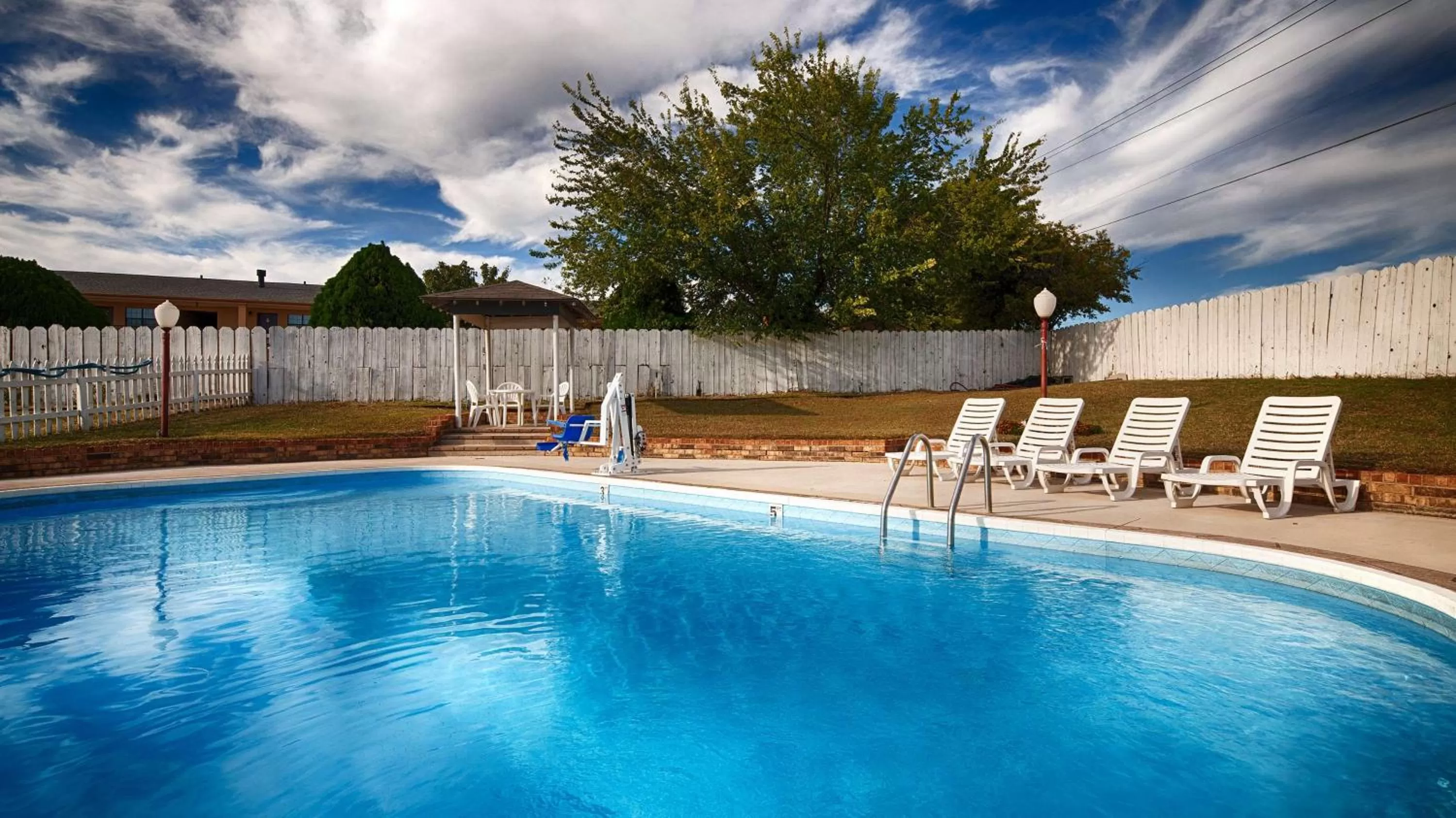 On site, Swimming Pool in Best Western Decatur Inn