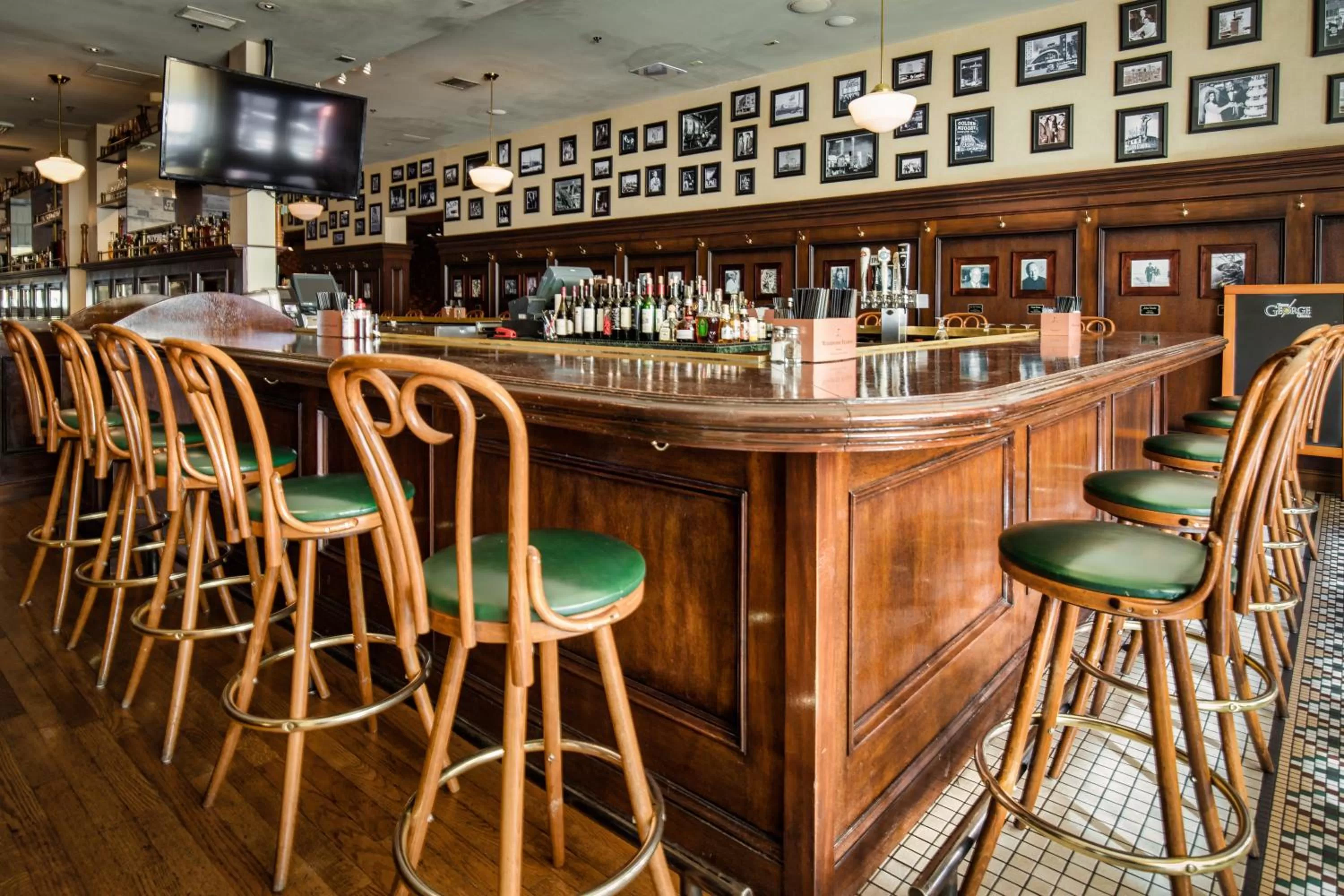 Restaurant/places to eat in Downtown Grand Hotel & Casino