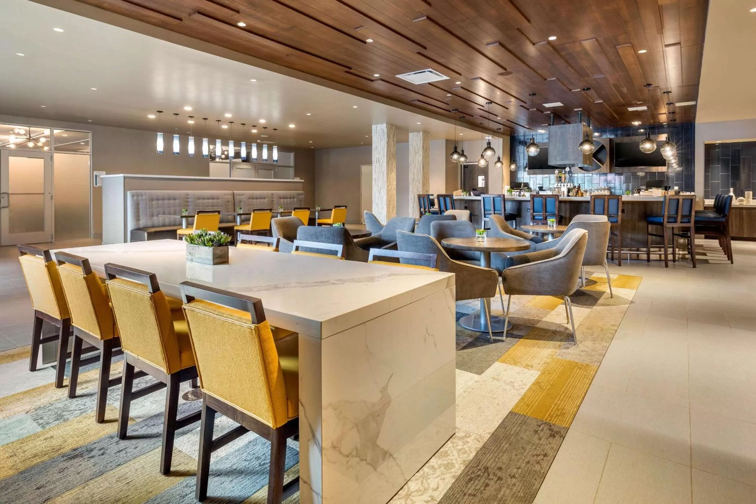 Restaurant/places to eat in Cambria Hotel Milwaukee Downtown