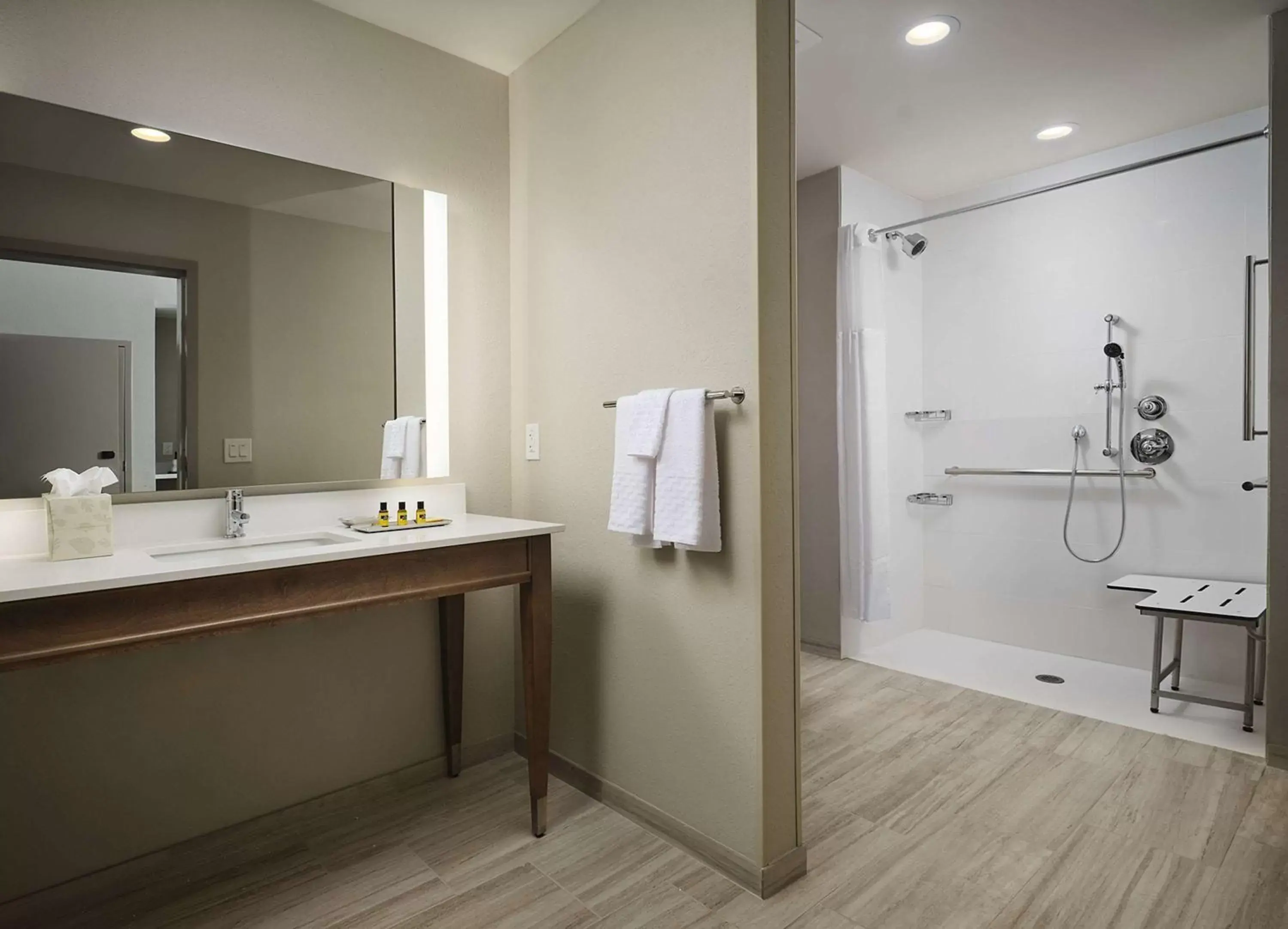 King Suite - Disability Access in Best Western Plus Desoto King Suite - Disability Access in Best Western Plus Desoto