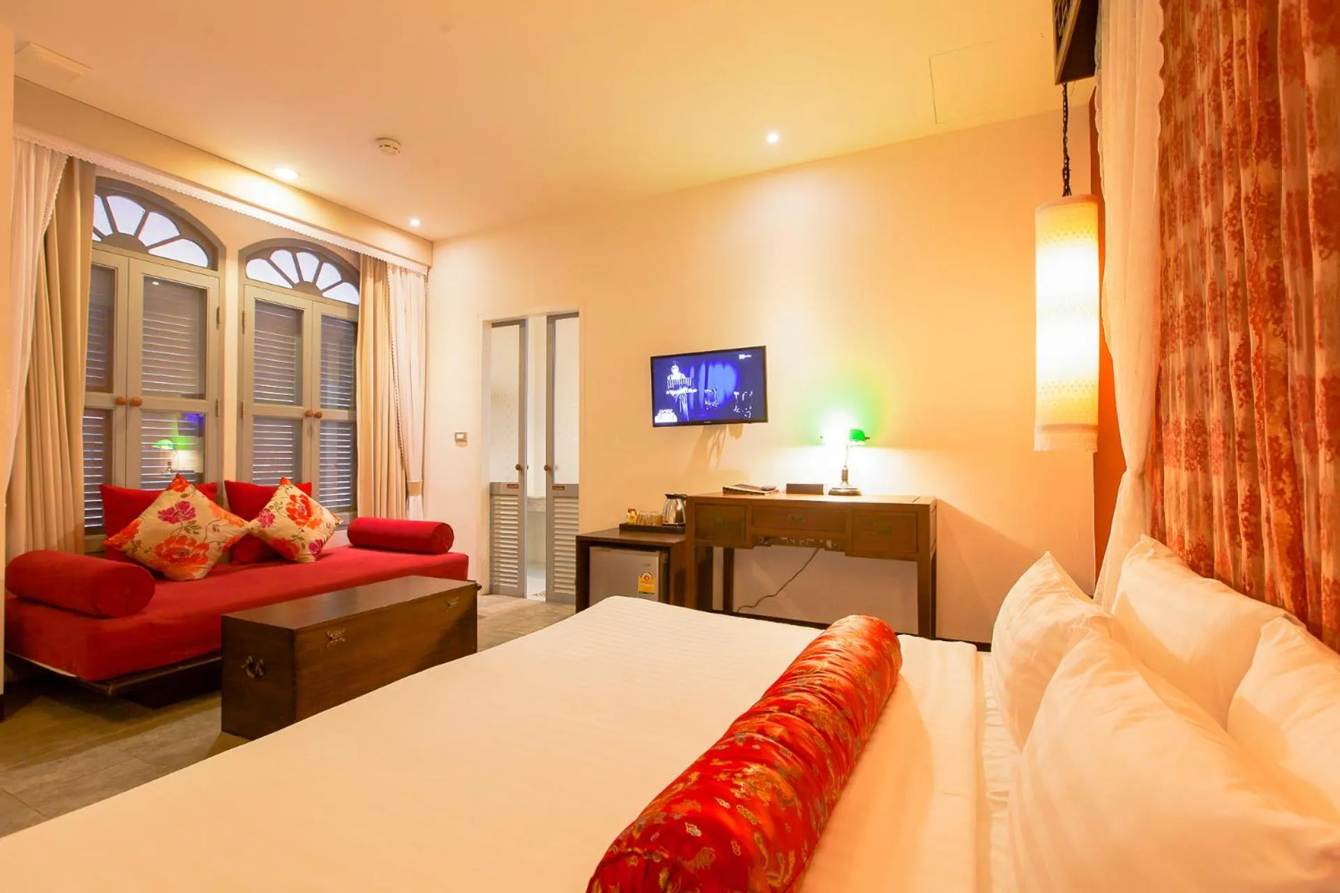 Photo of the whole room, Bed in The Memory at On On Hotel