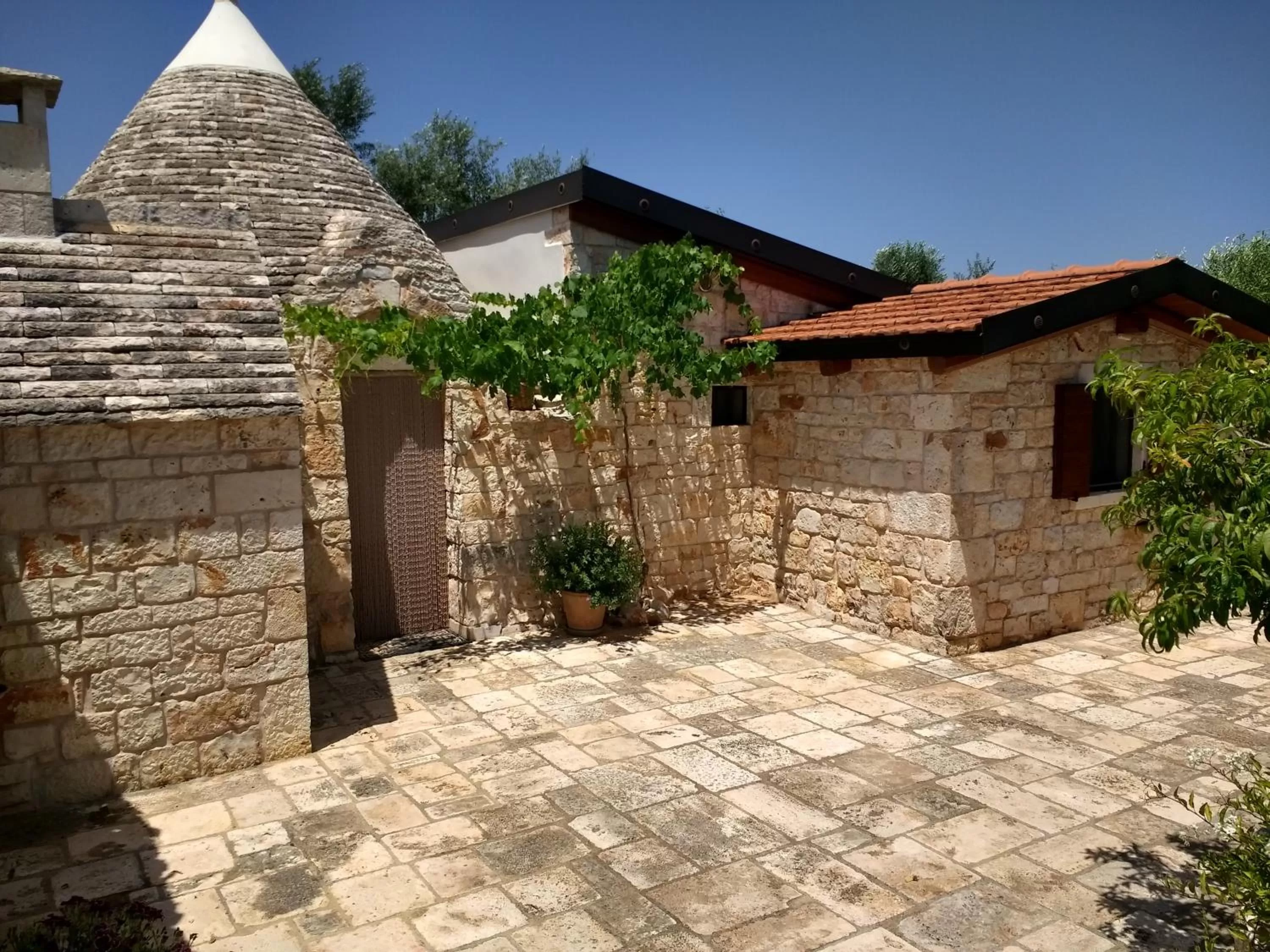 Property building in Il Giardino degli Ulivi