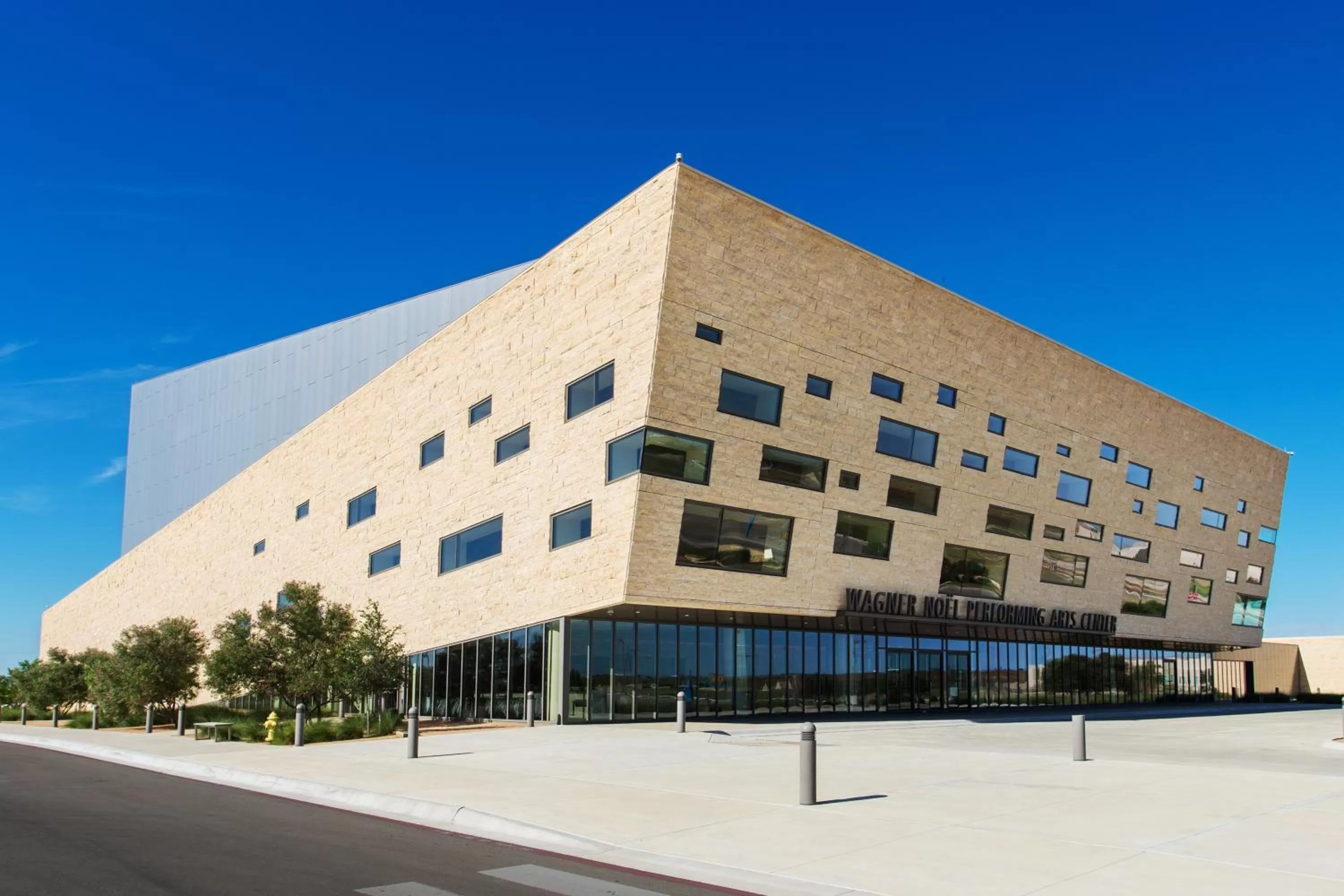 Area and facilities in Holiday Inn Express & Suites Midland South I-20 by IHG